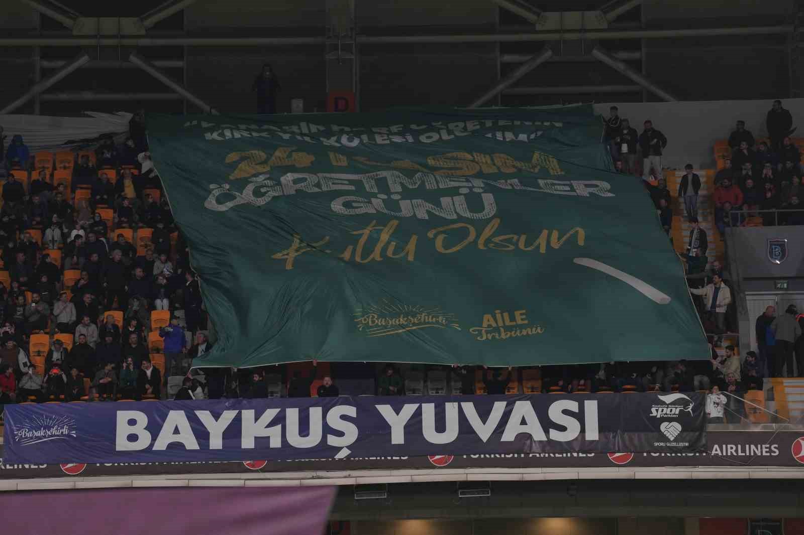 Trendyol Süper Lig: RAMS Başakşehir: 0 - Trabzonspor: 0 (Maç devam ediyor) 9 trendyol super lig rams basaksehir 0 trabzonspor 0 mac devam ediyor 5 RcBajZBy