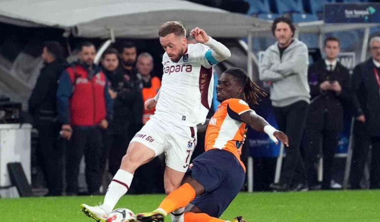 trendyol-super-lig-rams-basaksehir-0-trabzonspor-0-mac-devam-ediyor-Zqn28bke.jpg