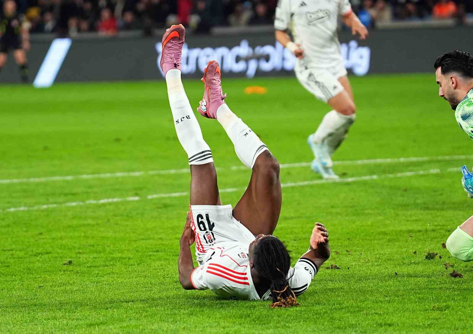 trendyol super lig rams basaksehir 1 besiktas 1 ilk yari 10