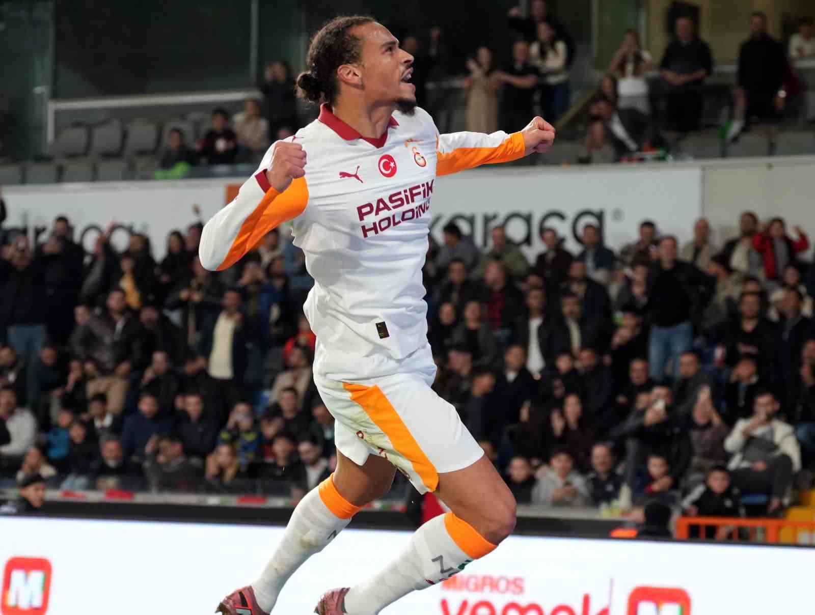 trendyol super lig rams basaksehir 1 galatasaray 2 mac sonucu 17 EctL8hDs