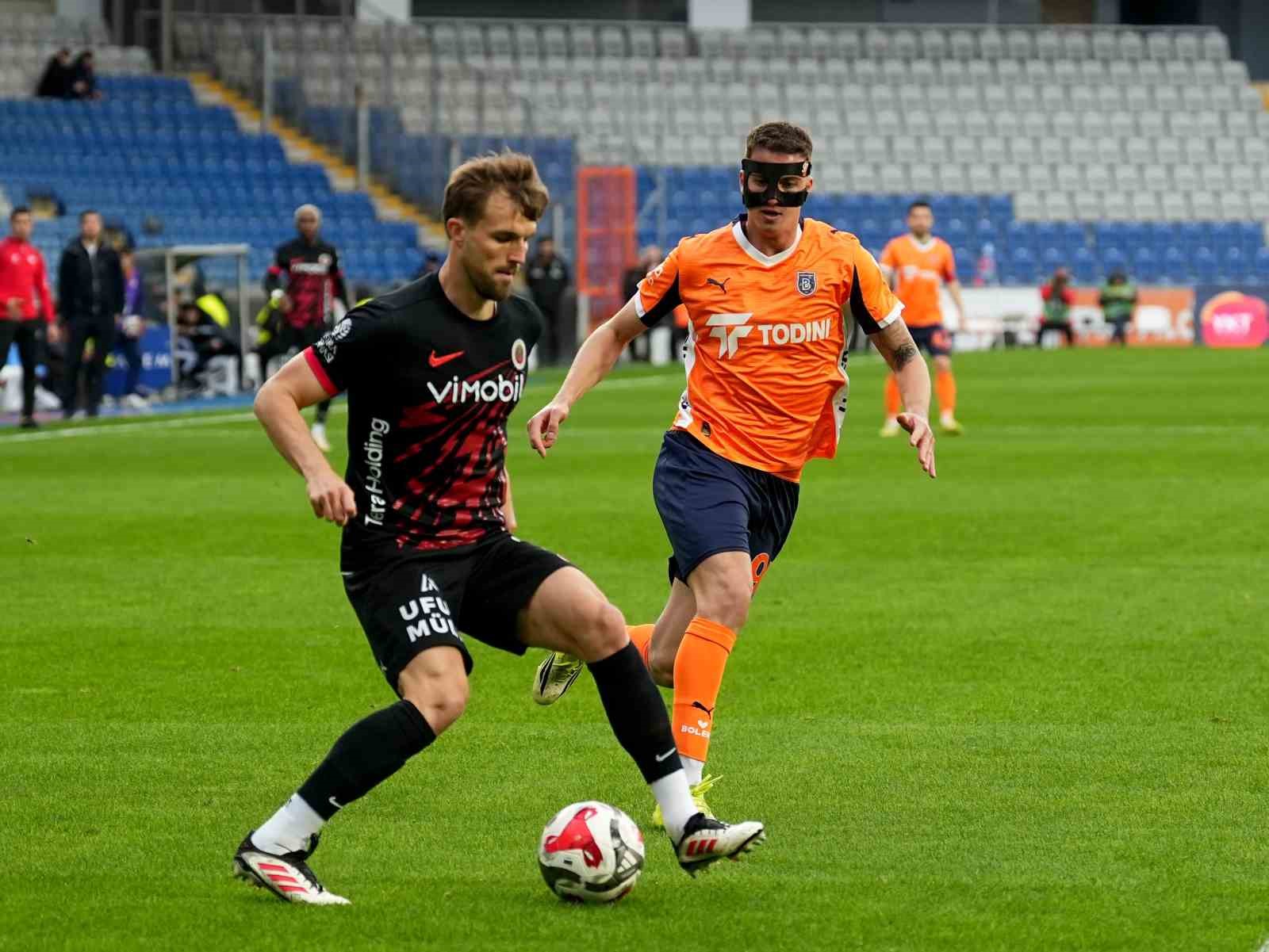 trendyol super lig rams basaksehir 1 genclerbirligi 0 mac devam ediyor 11