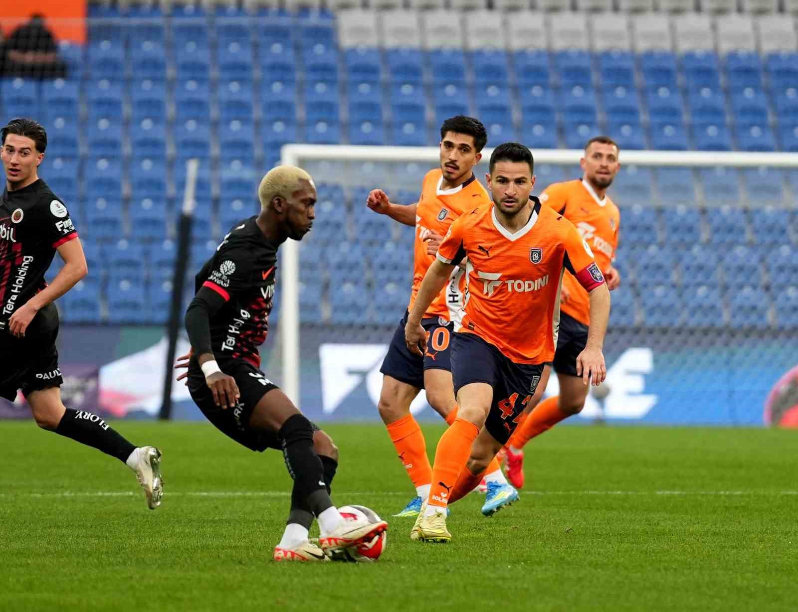 trendyol super lig rams basaksehir 1 genclerbirligi 0 mac devam ediyor 13 rnWjuvej