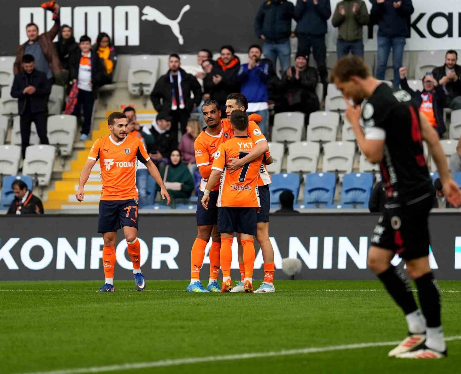 trendyol super lig rams basaksehir 1 genclerbirligi 0 mac devam ediyor 15 GBStR7AD