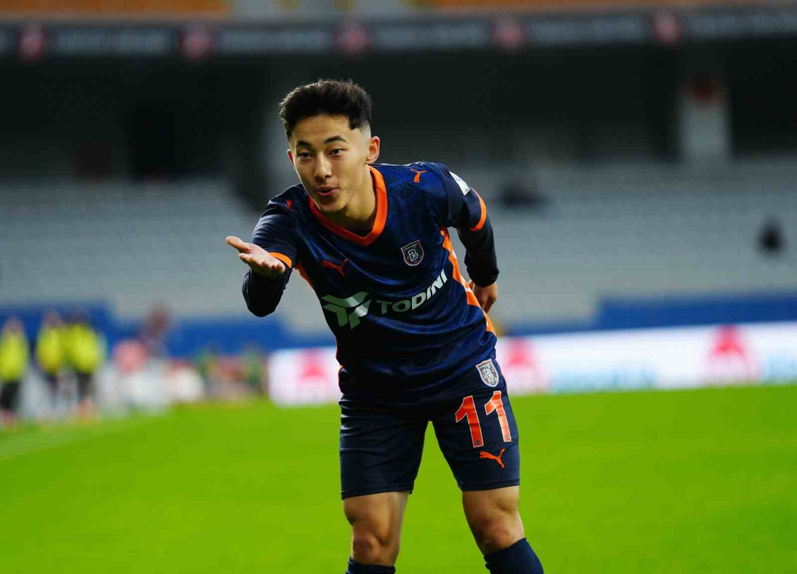 trendyol super lig rams basaksehir 2 gaziantep fk 1 ilk yari 10 8TPGh7Rg