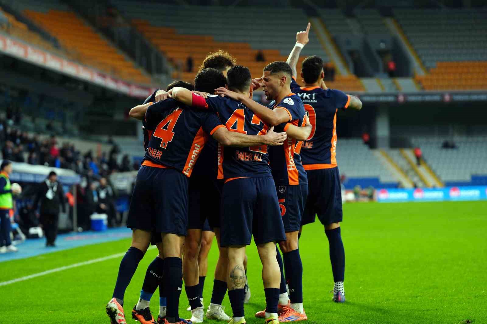 trendyol super lig rams basaksehir 2 gaziantep fk 1 ilk yari 11 SOAbwSrQ