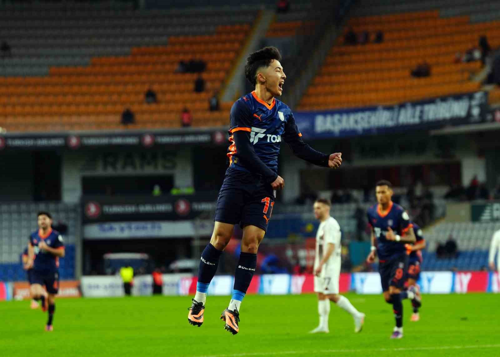 trendyol super lig rams basaksehir 2 gaziantep fk 1 ilk yari 7 rMGe22Sj
