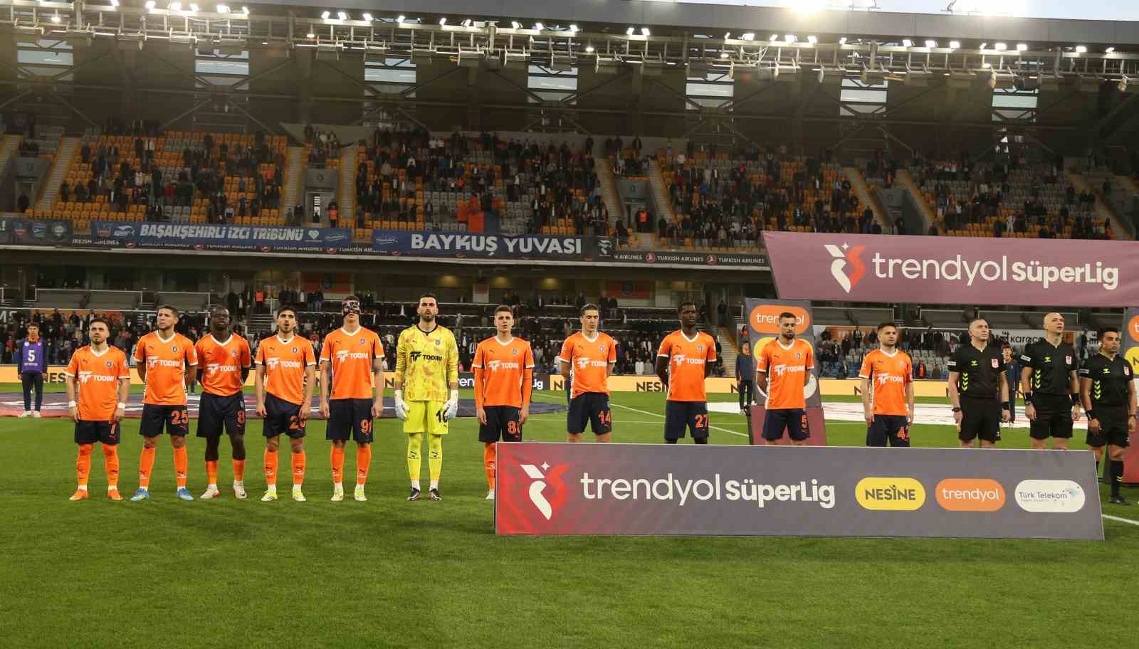 trendyol super lig rams basaksehir 2 kasimpasa 0 ilk yari 11 Qg5e7aQ1