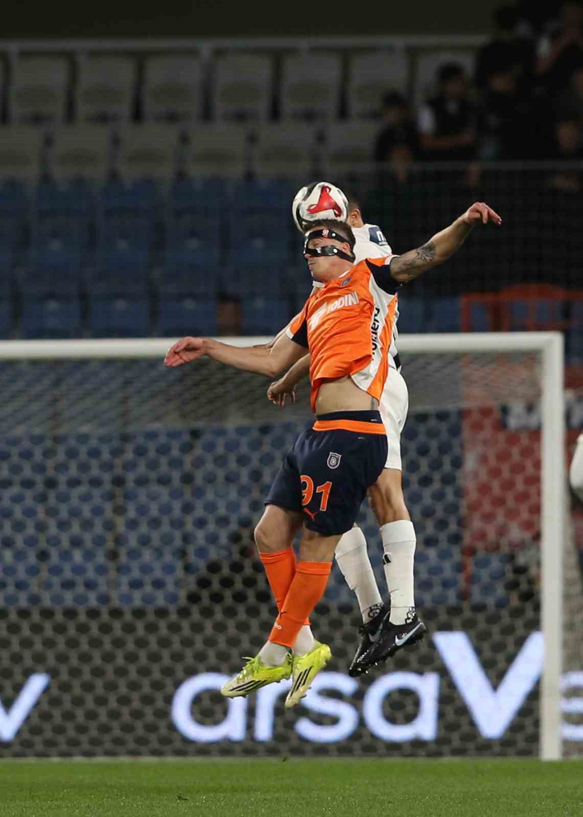 trendyol super lig rams basaksehir 2 kasimpasa 0 ilk yari 14 TGNYuN3n