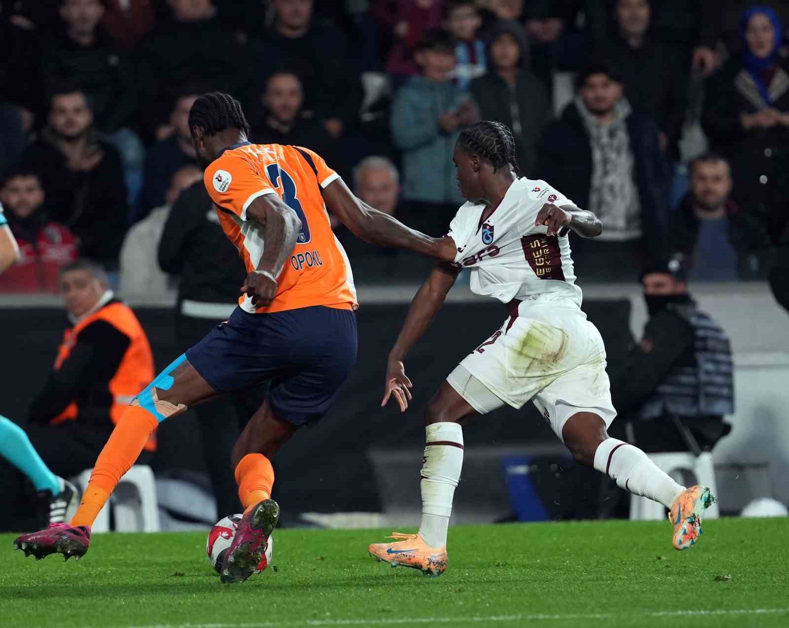 trendyol super lig rams basaksehir 2 trabzonspor 1 ilk yari 13 DgylmtQU