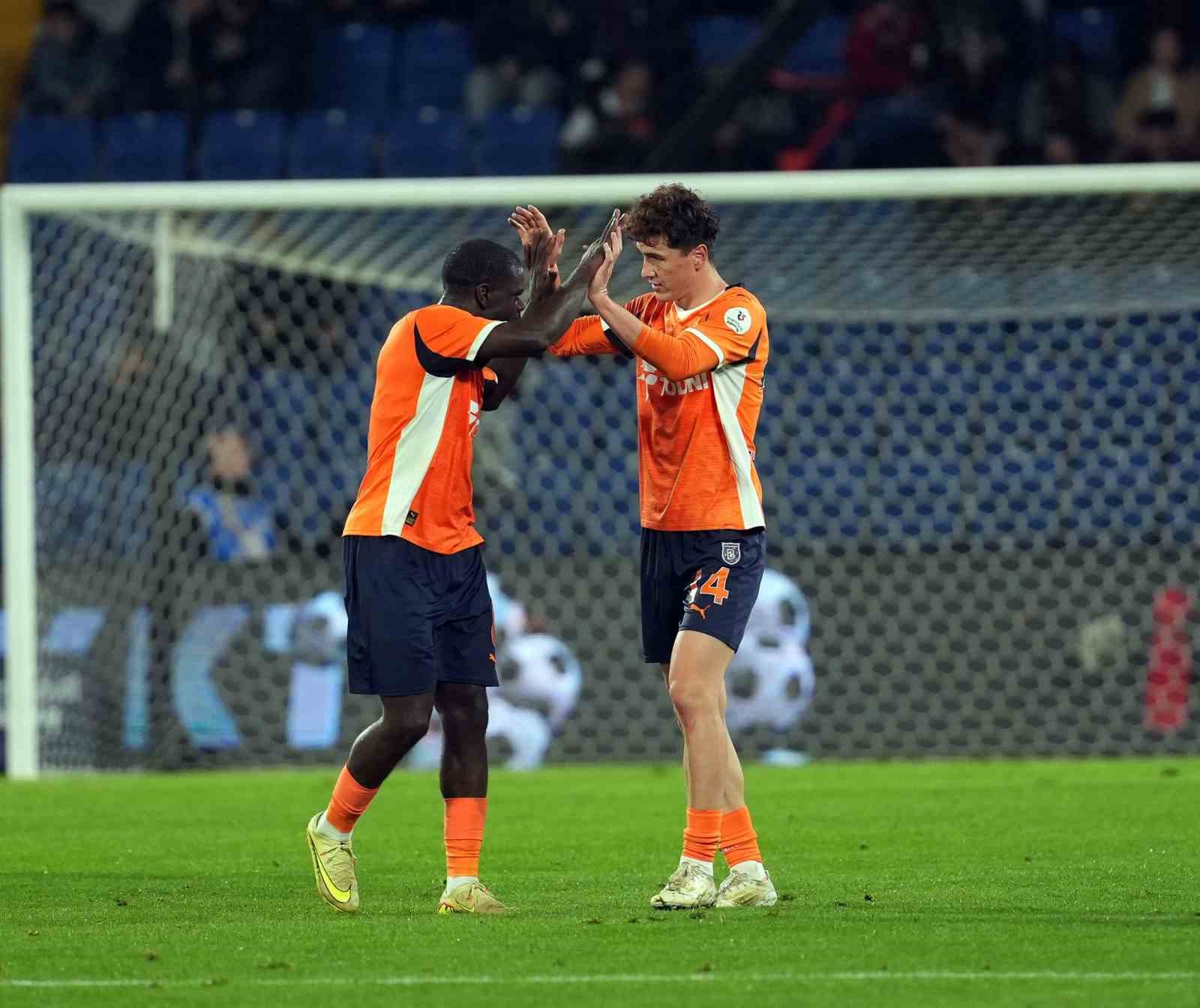 trendyol super lig rams basaksehir 2 trabzonspor 1 ilk yari 21 YpP4apQO
