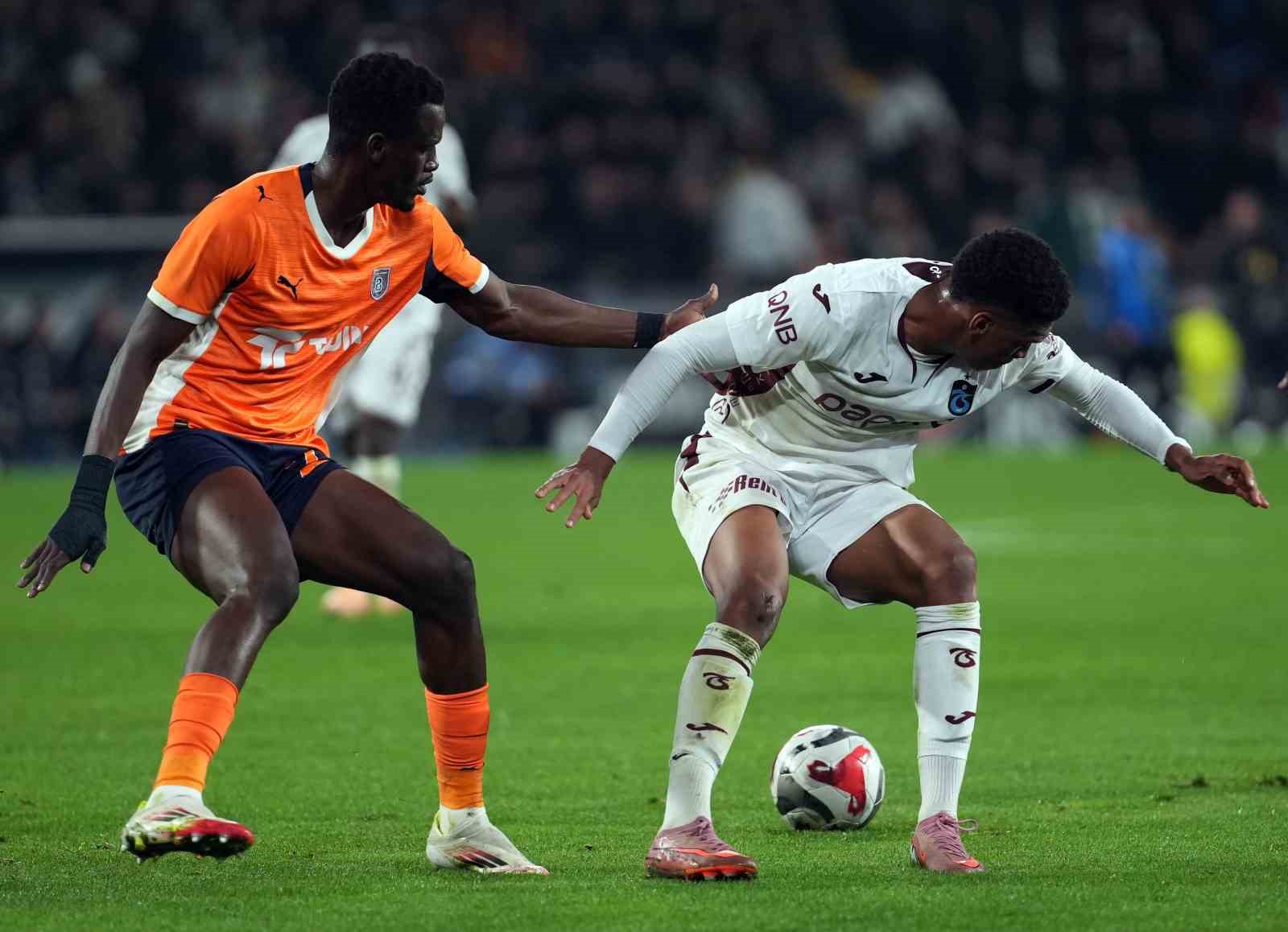 trendyol super lig rams basaksehir 2 trabzonspor 1 ilk yari 22
