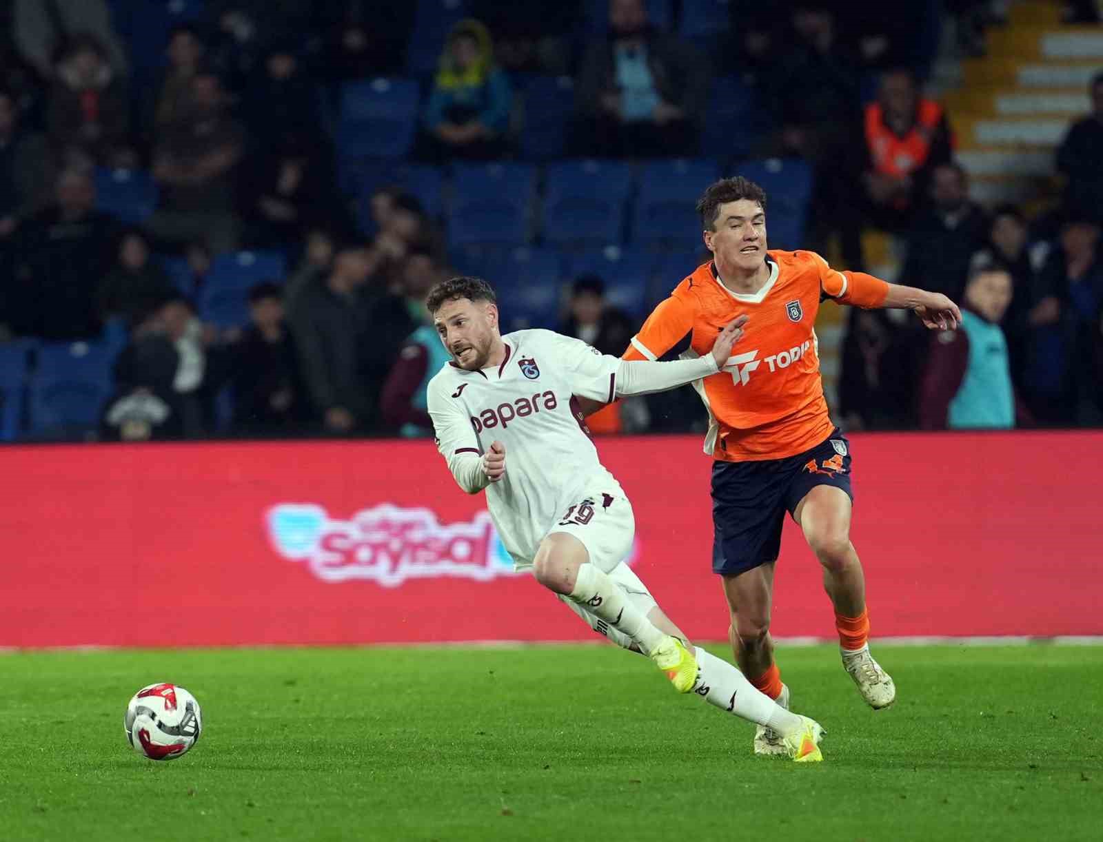 trendyol super lig rams basaksehir 2 trabzonspor 1 ilk yari 24 rRzVY4VT
