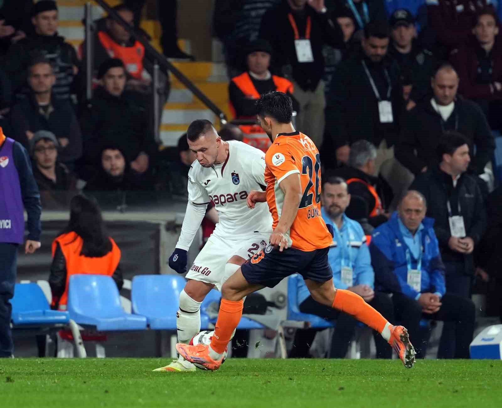 trendyol super lig rams basaksehir 2 trabzonspor 1 ilk yari 26 sJhPNGi8