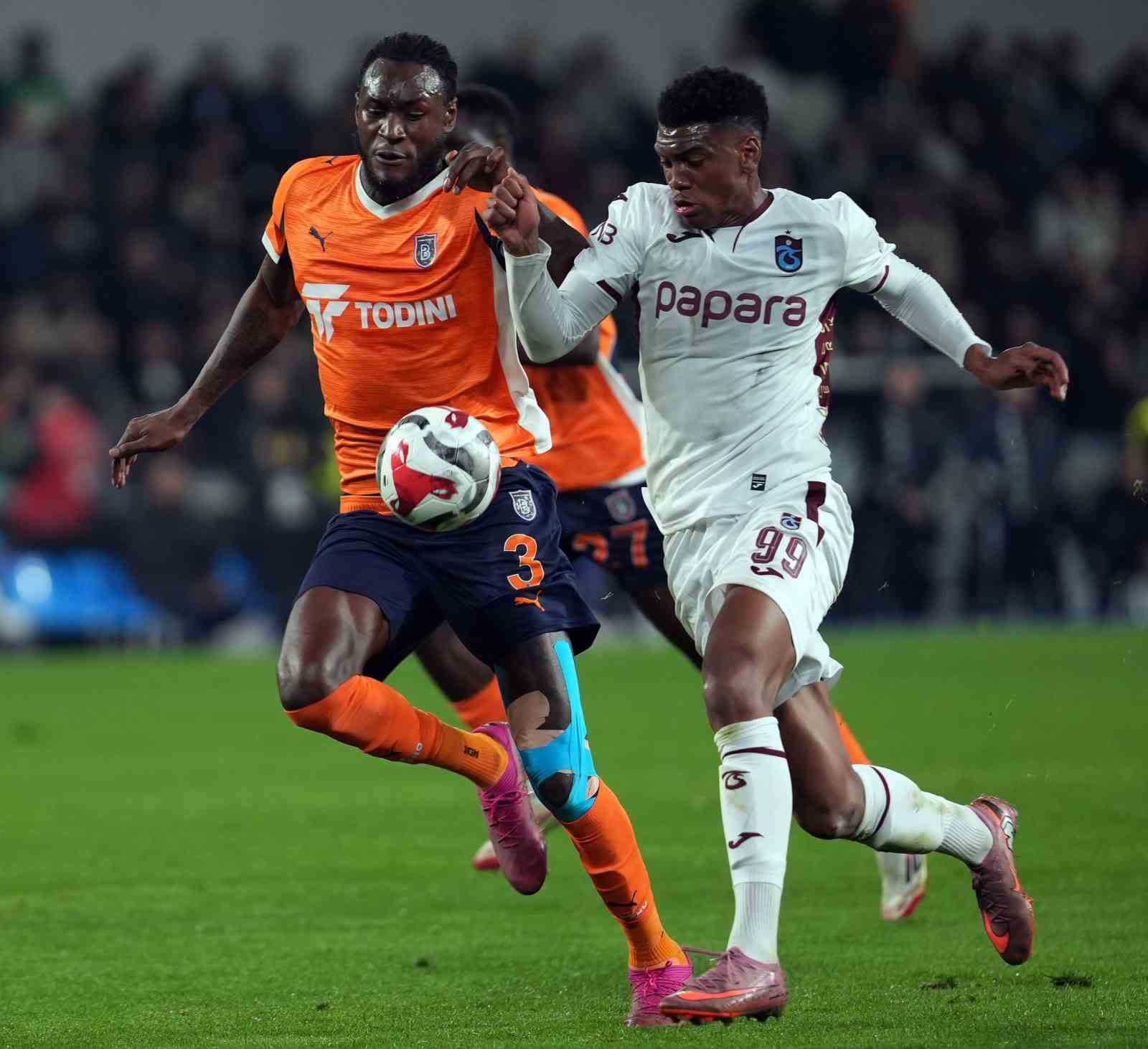 trendyol super lig rams basaksehir 2 trabzonspor 1 ilk yari 31 rneU9jD3