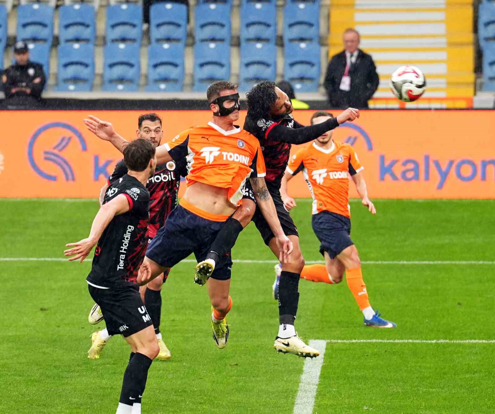 trendyol super lig rams basaksehir 3 genclerbirligi 0 ilk yari 11 sWFFBuRk