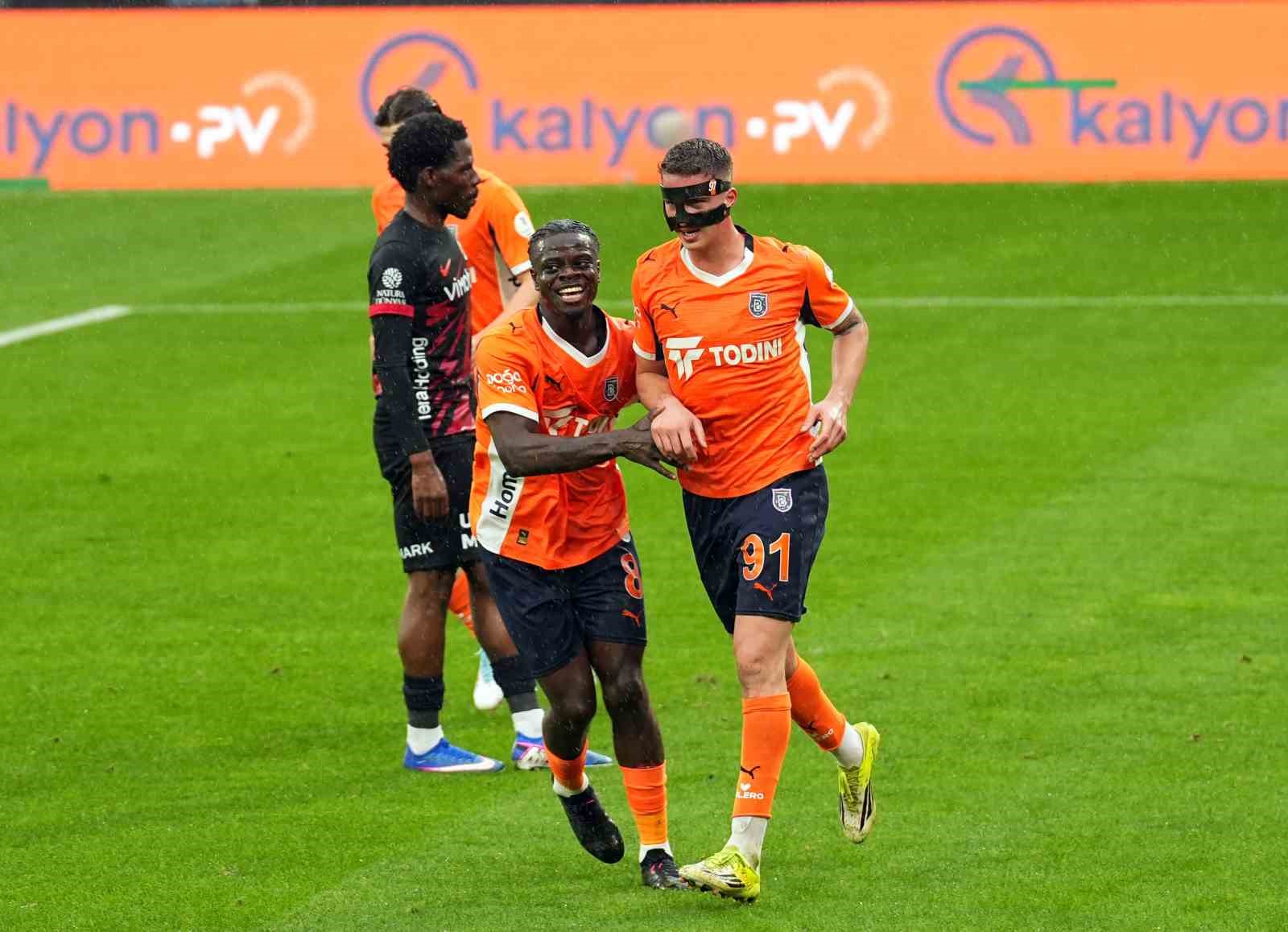 trendyol super lig rams basaksehir 3 genclerbirligi 0 ilk yari 13