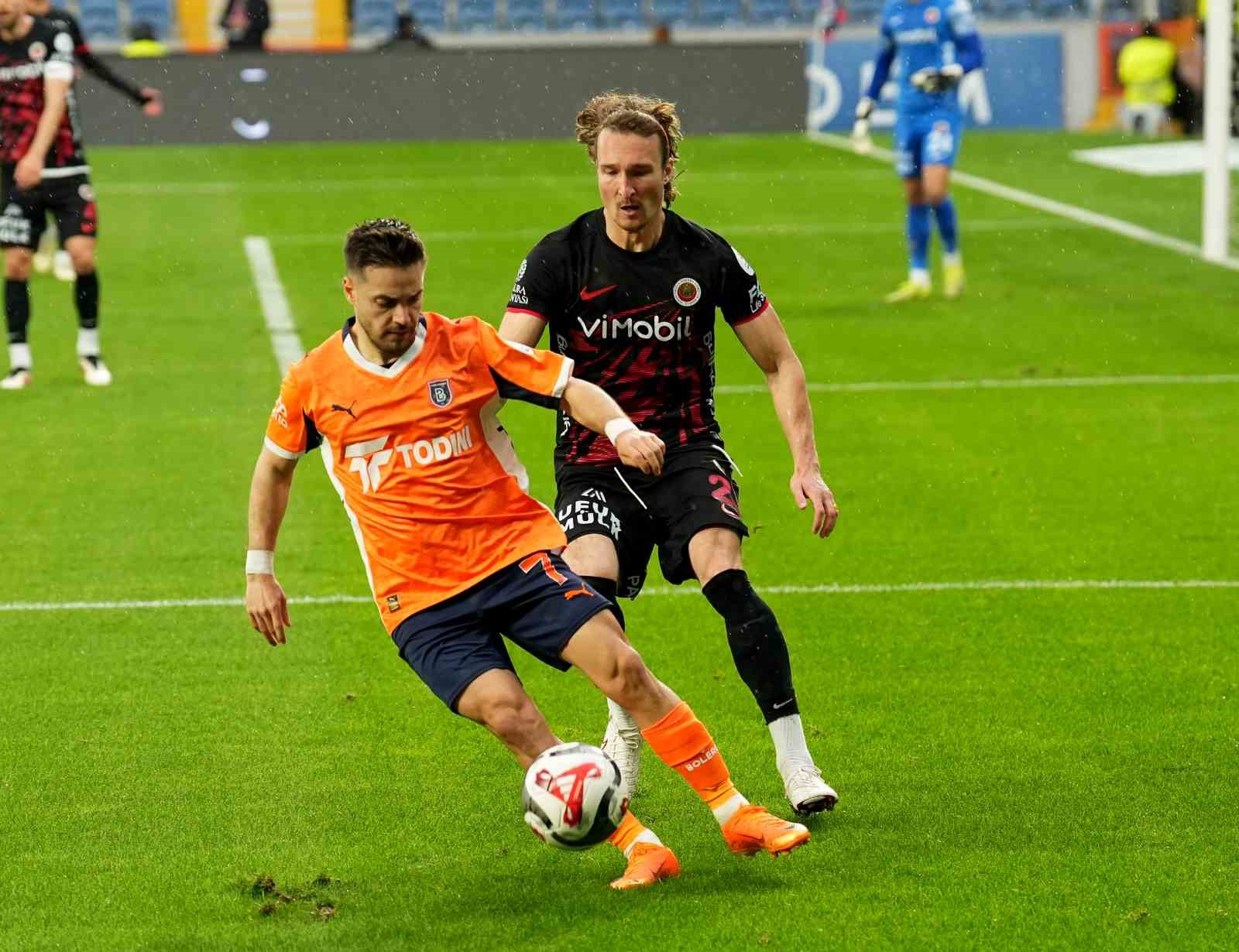 trendyol super lig rams basaksehir 3 genclerbirligi 0 ilk yari 3 aOgMRZG8