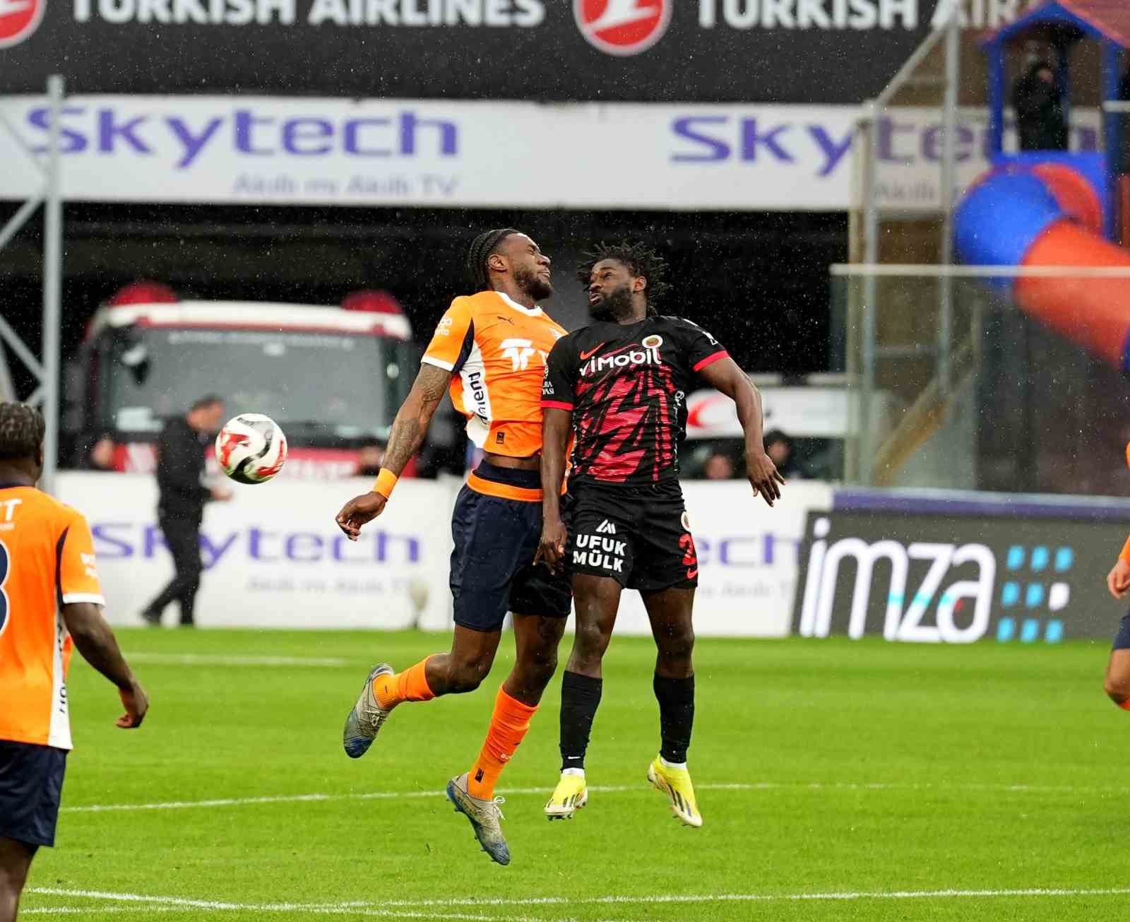 trendyol super lig rams basaksehir 3 genclerbirligi 0 ilk yari 5 YwE4EUed