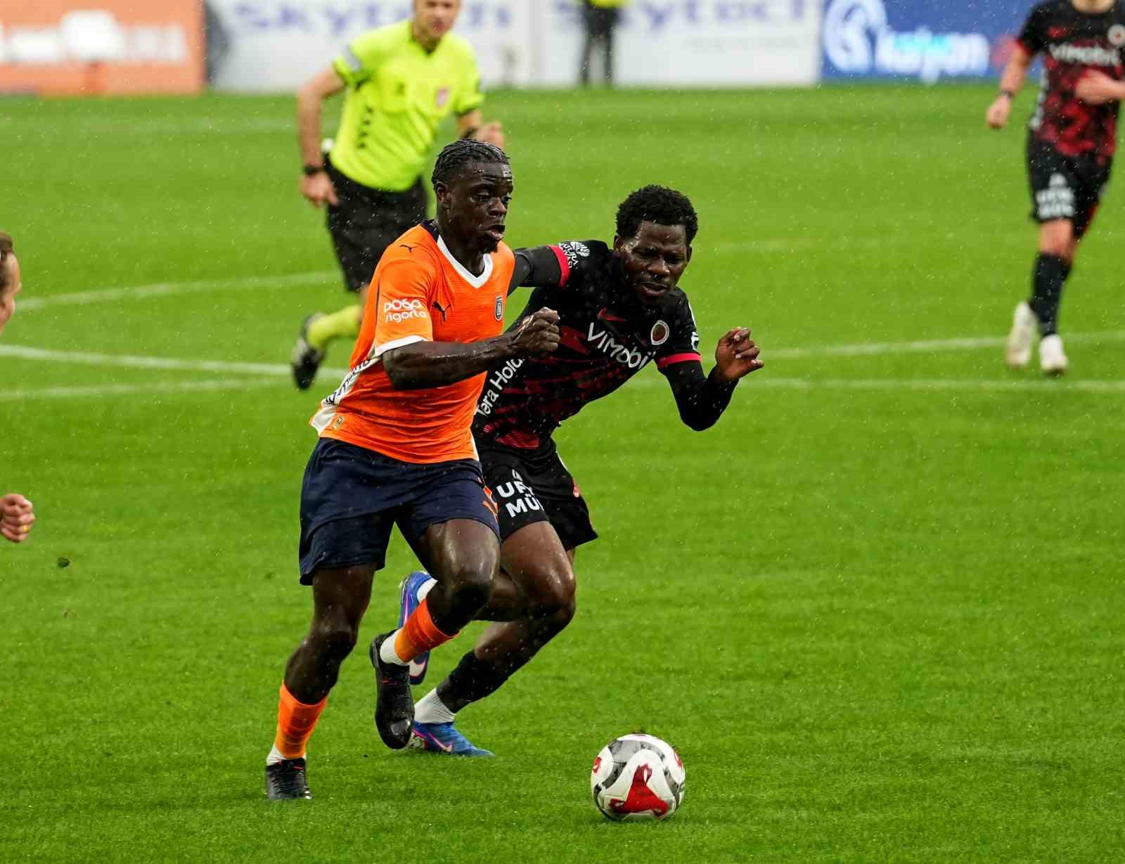 trendyol super lig rams basaksehir 3 genclerbirligi 0 ilk yari 6 2lDmL13D