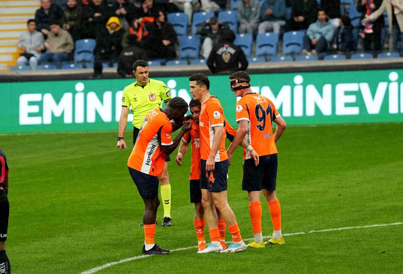 trendyol super lig rams basaksehir 3 genclerbirligi 0 ilk yari 8 lCKphEcJ