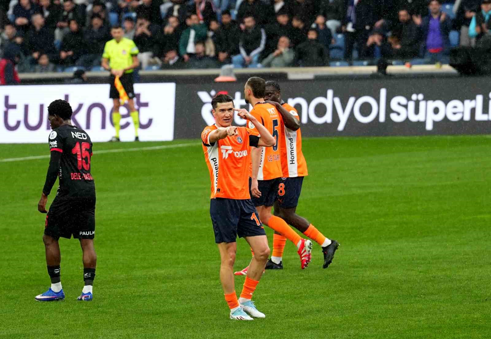 trendyol super lig rams basaksehir 3 genclerbirligi 0 ilk yari 9 GfRVZBeb
