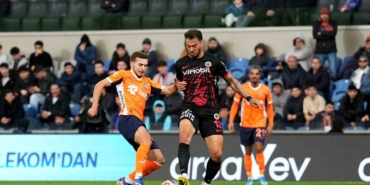 trendyol-super-lig-rams-basaksehir-3-genclerbirligi-0-ilk-yari-A2at4Ynt.jpg