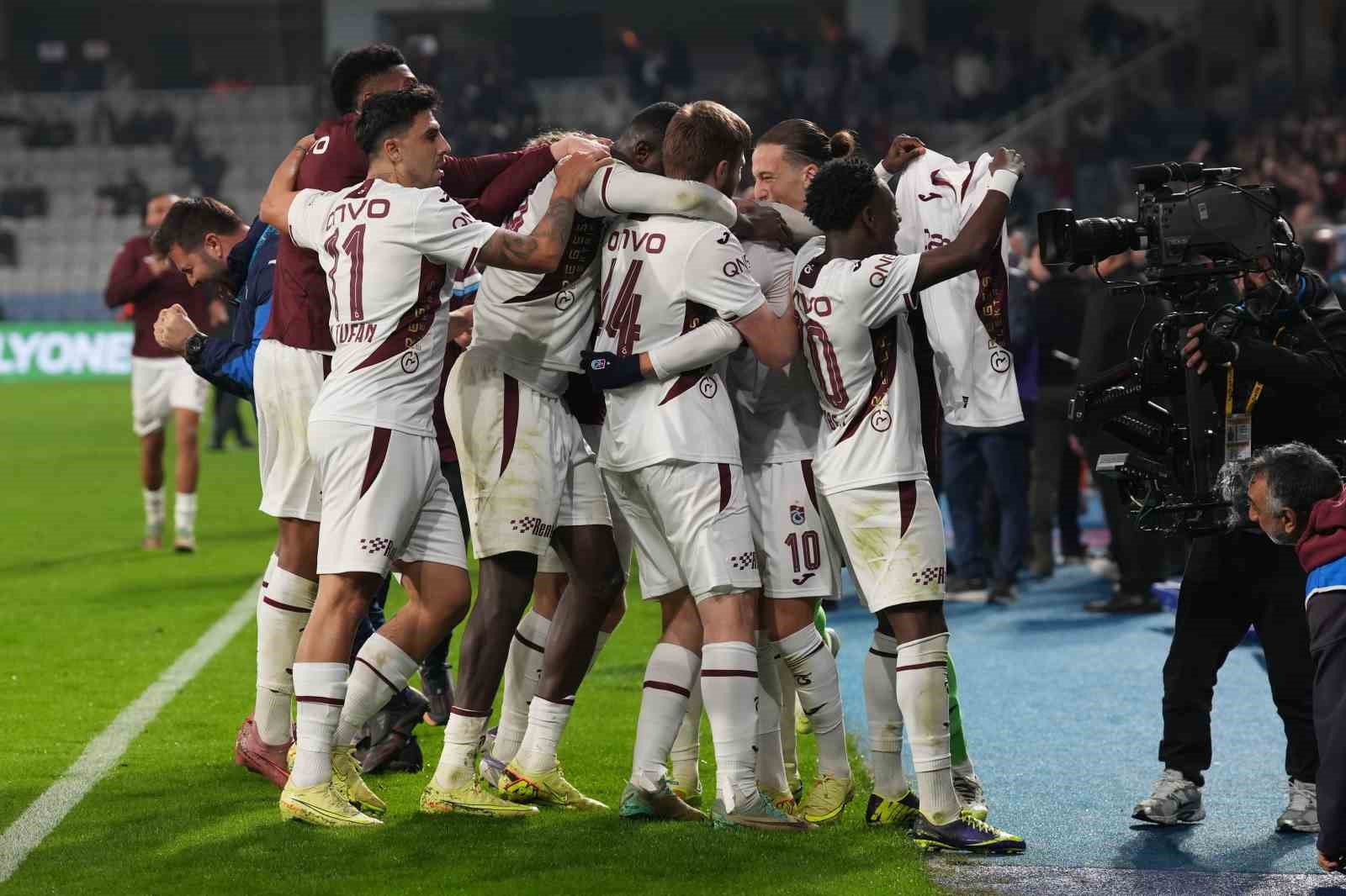 trendyol super lig rams basaksehir 3 trabzonspor 4 mac sonucu 26 UpO7NhOU