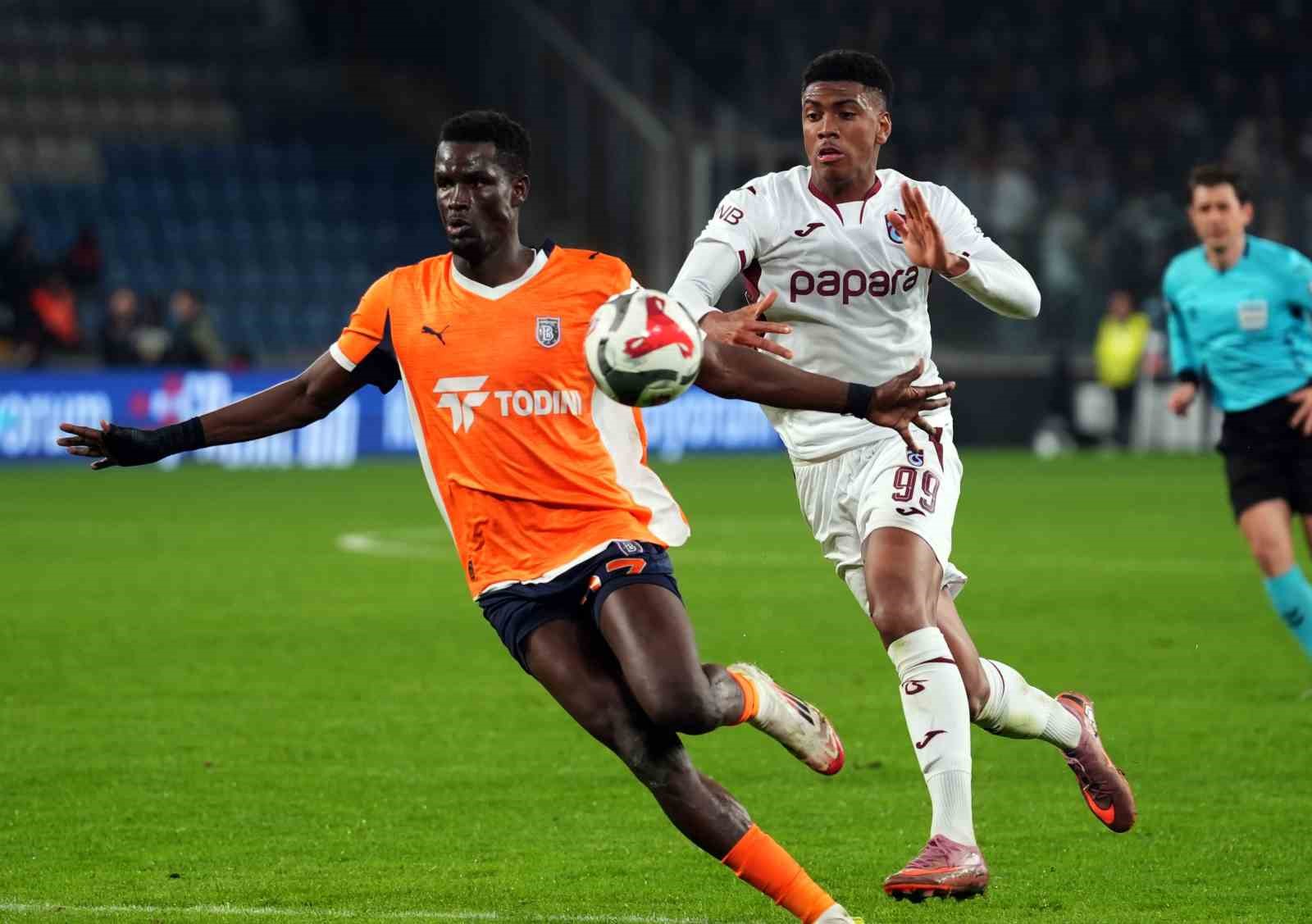 trendyol super lig rams basaksehir 3 trabzonspor 4 mac sonucu 3 2PZuOUZL