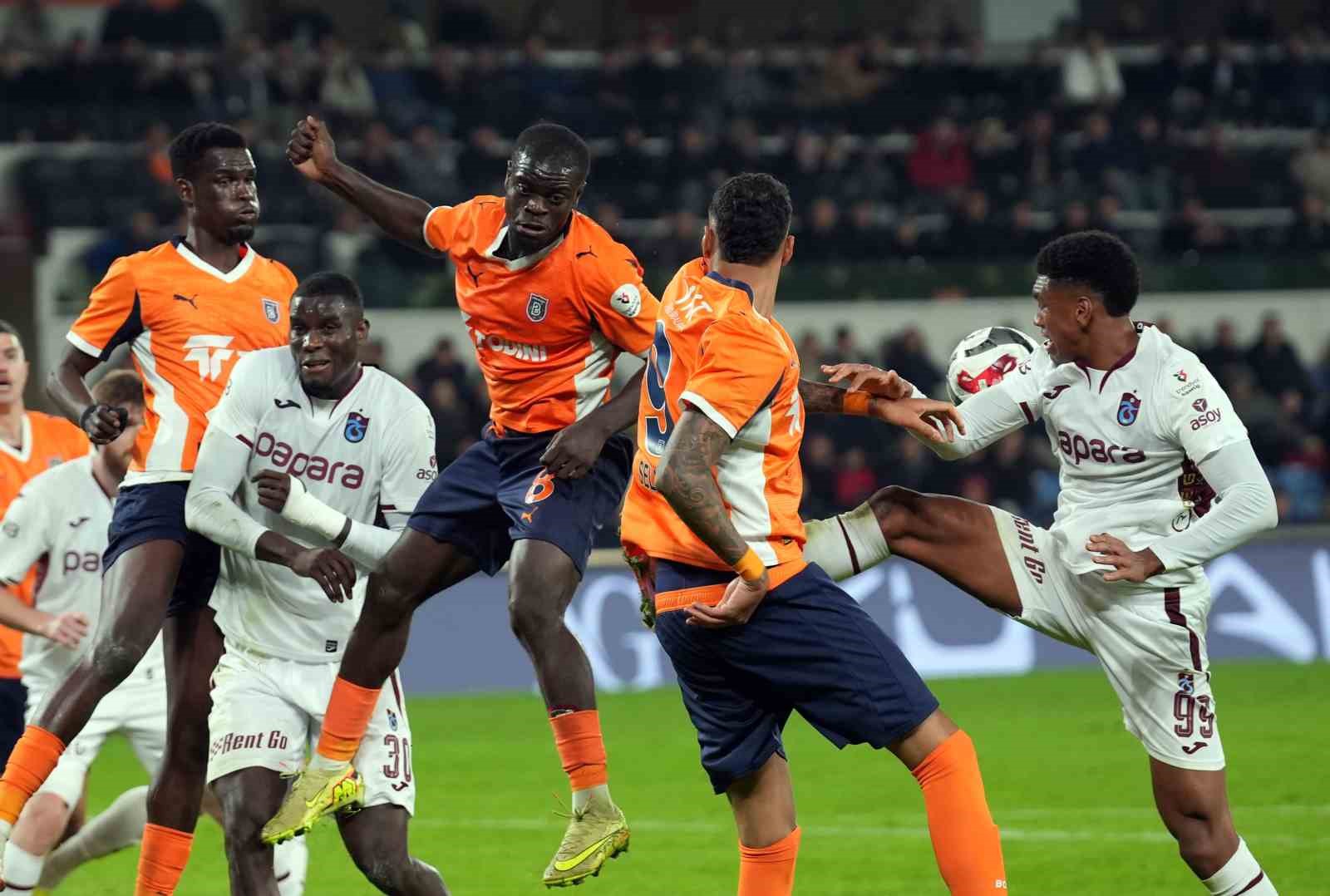 trendyol super lig rams basaksehir 3 trabzonspor 4 mac sonucu 7 EKmqYqeM