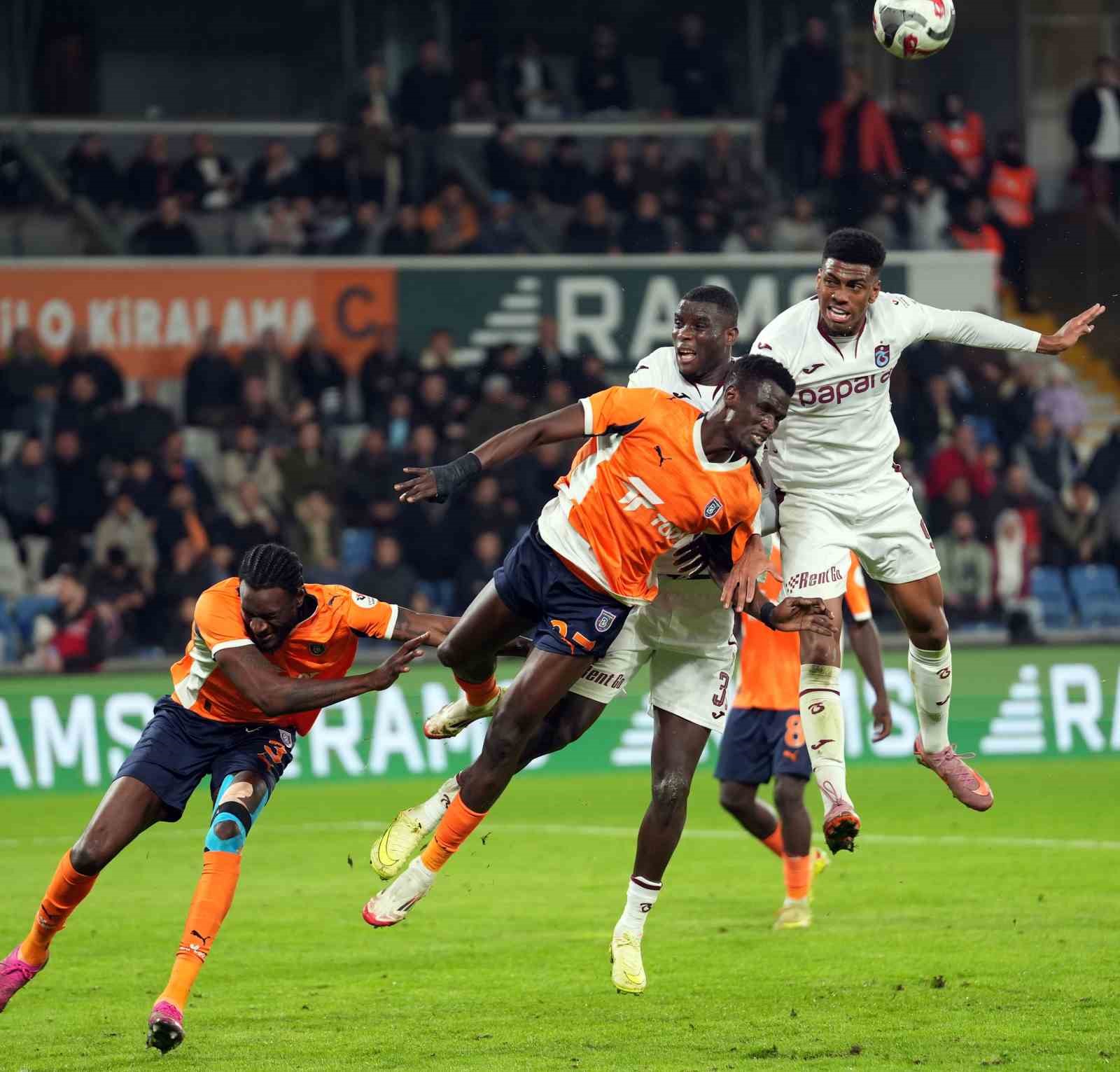 trendyol super lig rams basaksehir 3 trabzonspor 4 mac sonucu 9 WRkKpMXg