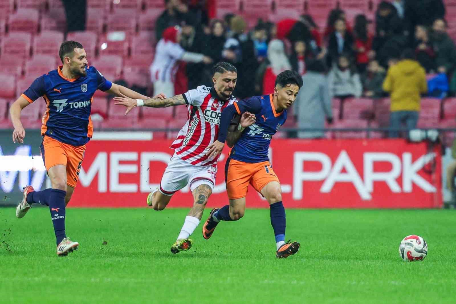 trendyol super lig samsunspor 0 rams basaksehir 0 ilk yari 2 UUySnKal