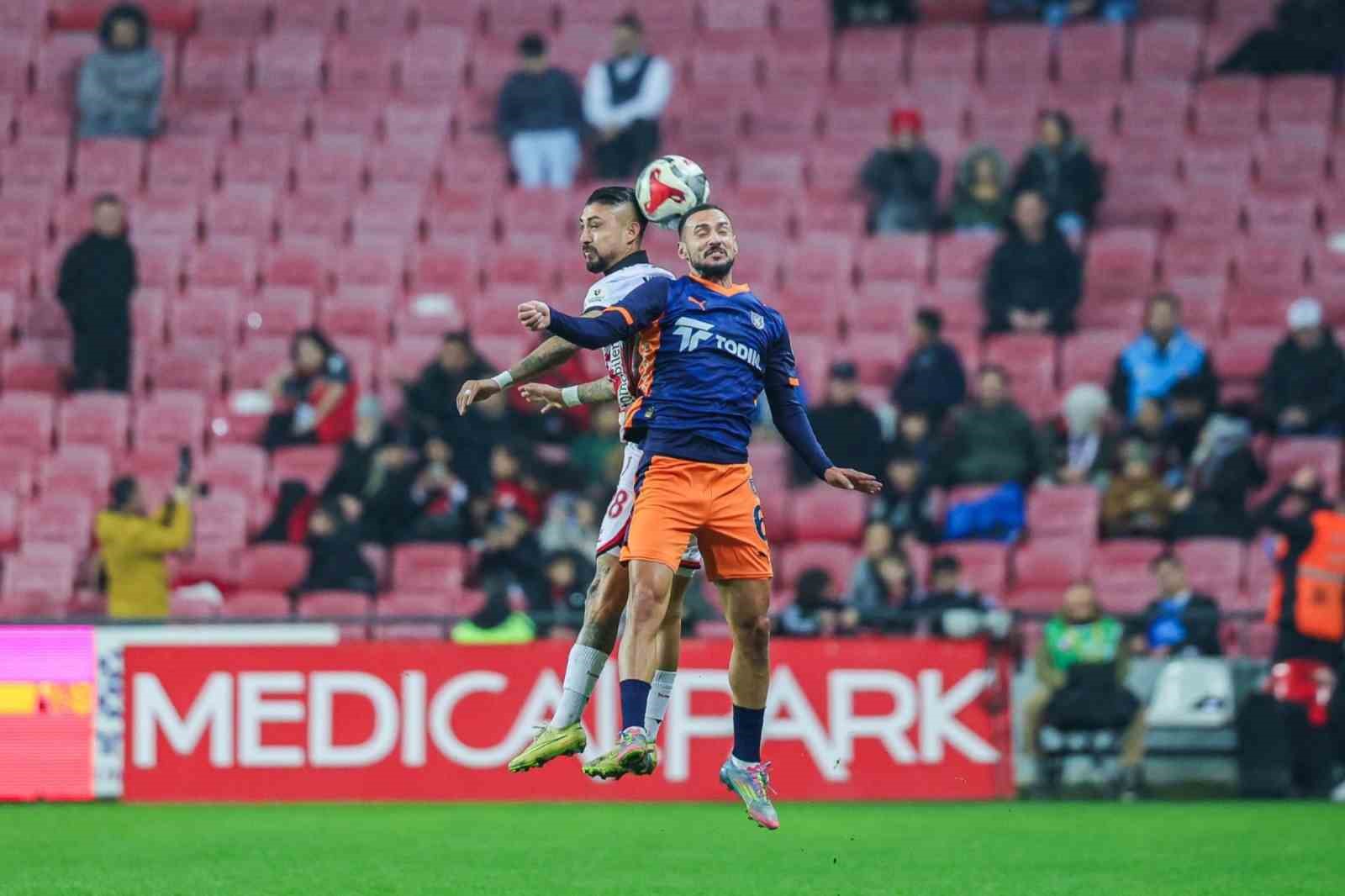 trendyol super lig samsunspor 0 rams basaksehir 0 ilk yari 5 d4SMKeuf