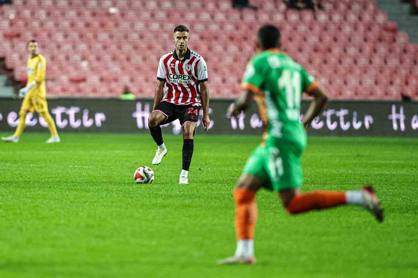 Trendyol Süper Lig: Samsunspor: 1 - Alanyaspor: 0 (İlk yarı) 4 trendyol super lig samsunspor 1 alanyaspor 0 ilk yari 0 6fYBLV9j