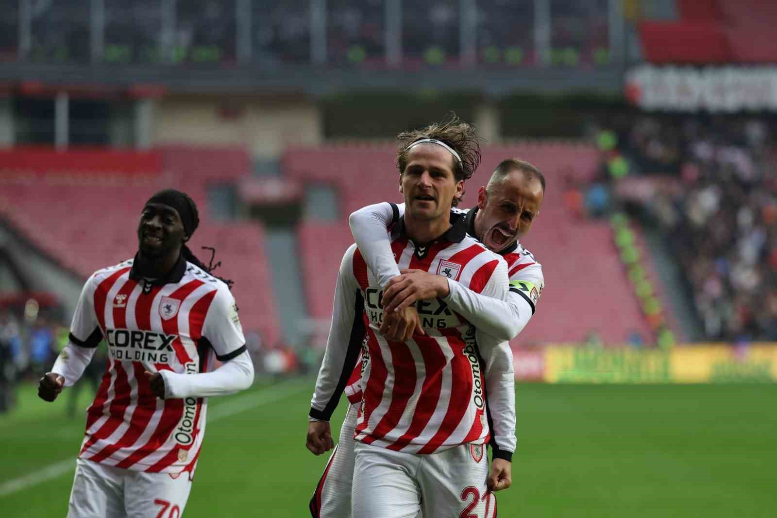 trendyol super lig samsunspor 2 besiktas 1 mac sonucu 9 CMZsVLcU