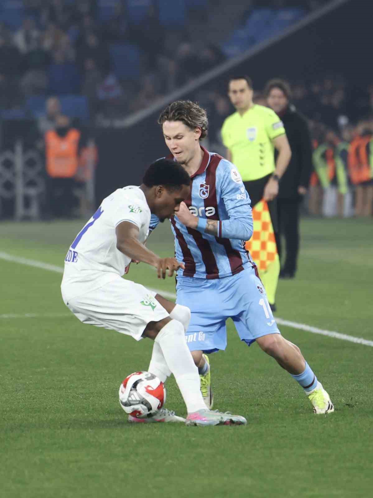 Trendyol Süper Lig: Trabzonspor: 0 - Çaykur Rizespor: 0 (İlk yarı) 10 trendyol super lig trabzonspor 0 caykur rizespor 0 ilk yari 6 Y6a6aYM9