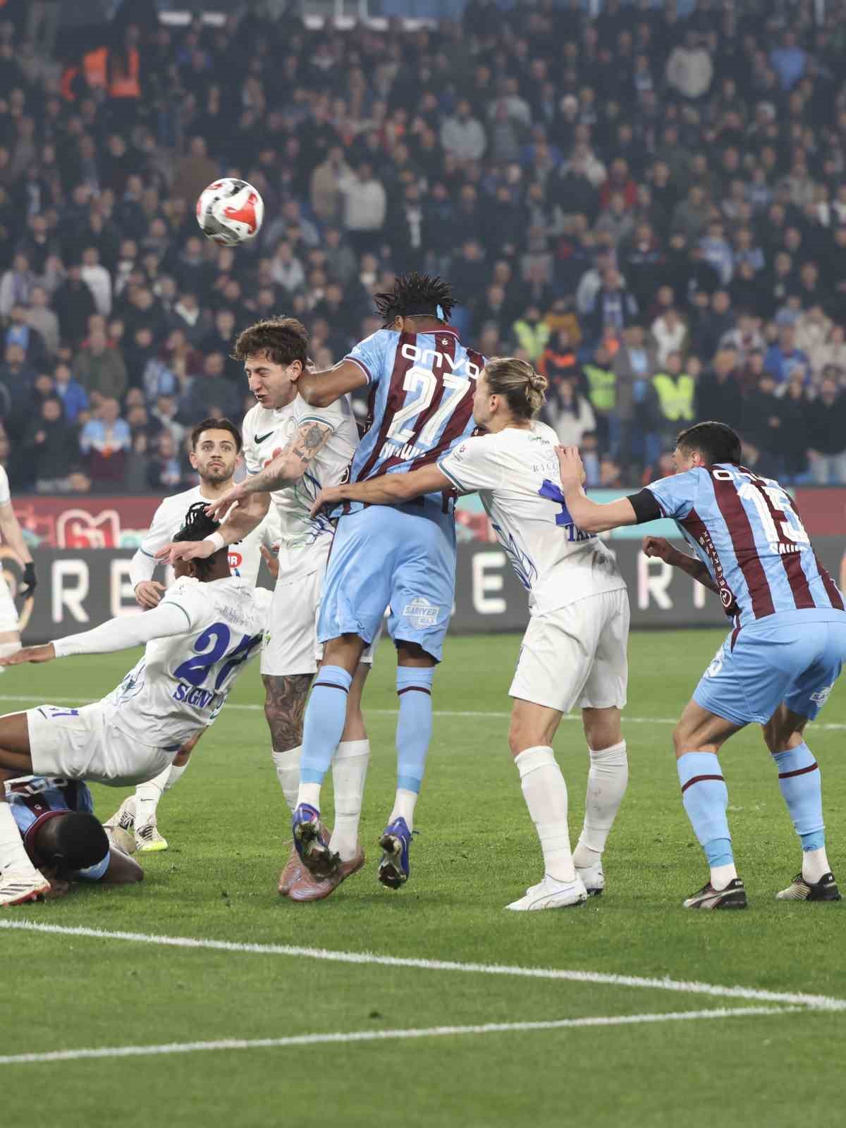 Trendyol Süper Lig: Trabzonspor: 0 - Çaykur Rizespor: 0 (İlk yarı) 12 trendyol super lig trabzonspor 0 caykur rizespor 0 ilk yari 8 DLkj9XK7