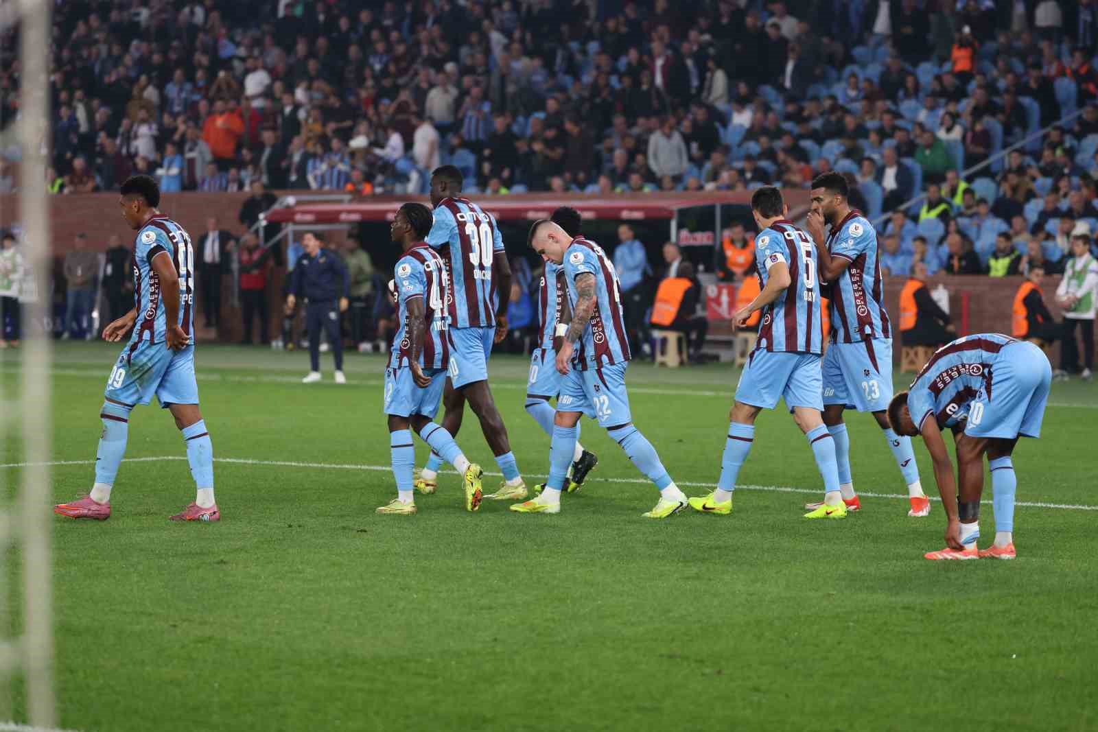 trendyol super lig trabzonspor 1 alanyaspor 0 ilk yari 1 mrYFPwnz