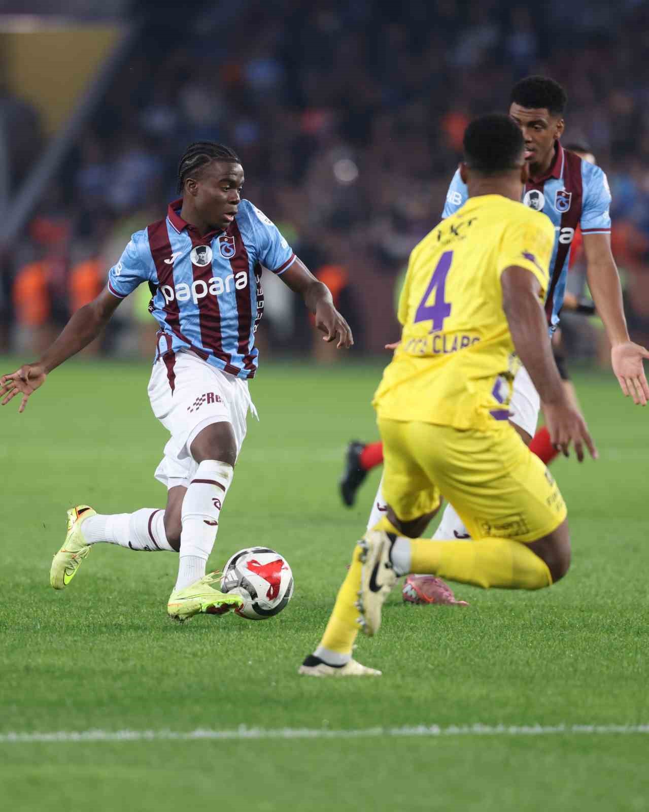 Trendyol Süper Lig: Trabzonspor: 1 - Eyüpspor: 0 (İlk yarı) 20 trendyol super lig trabzonspor 1 eyupspor 0 ilk yari 16