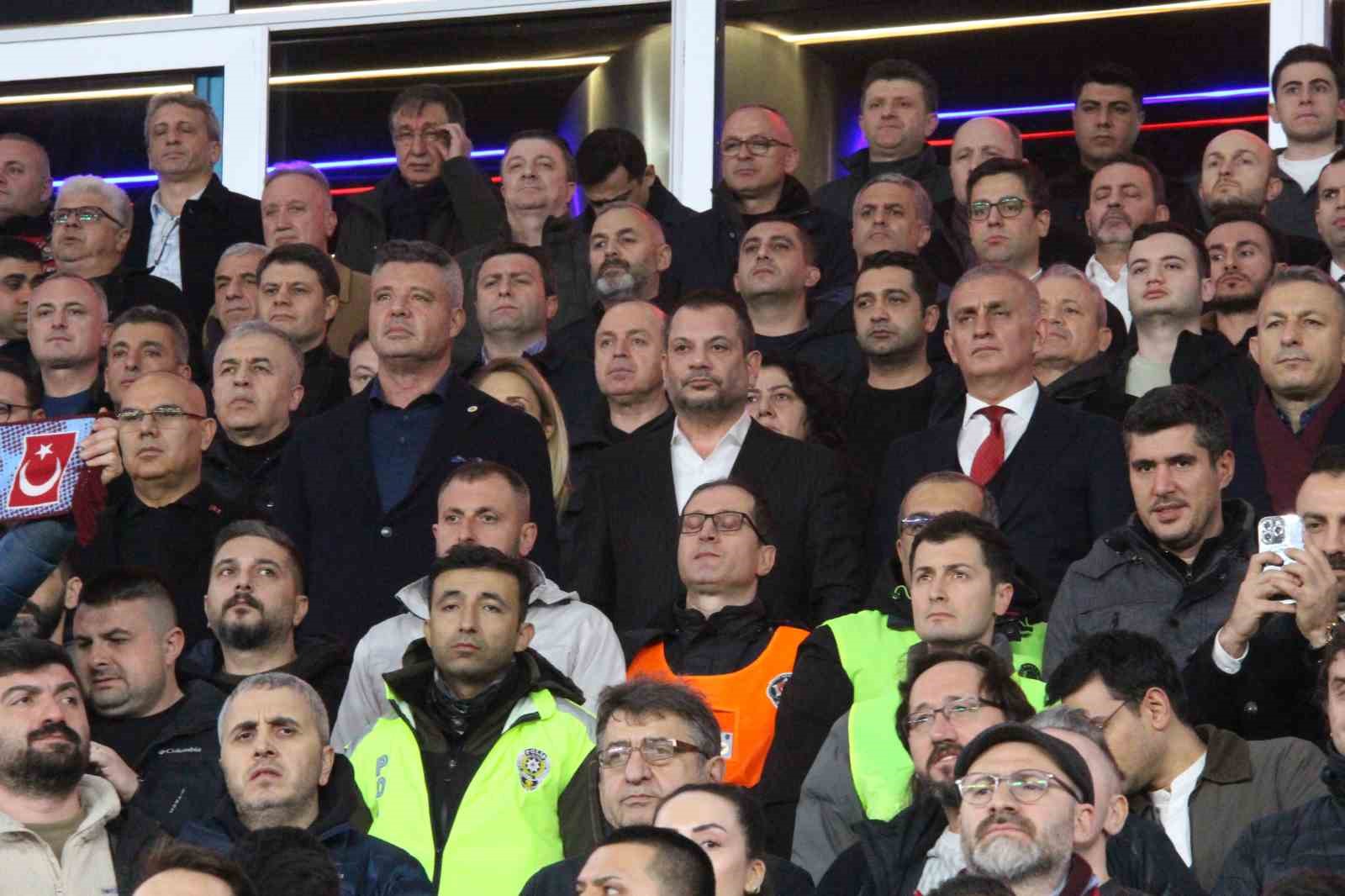 trendyol super lig trabzonspor 1 fenerbahce 1 mac devam ediyor 2
