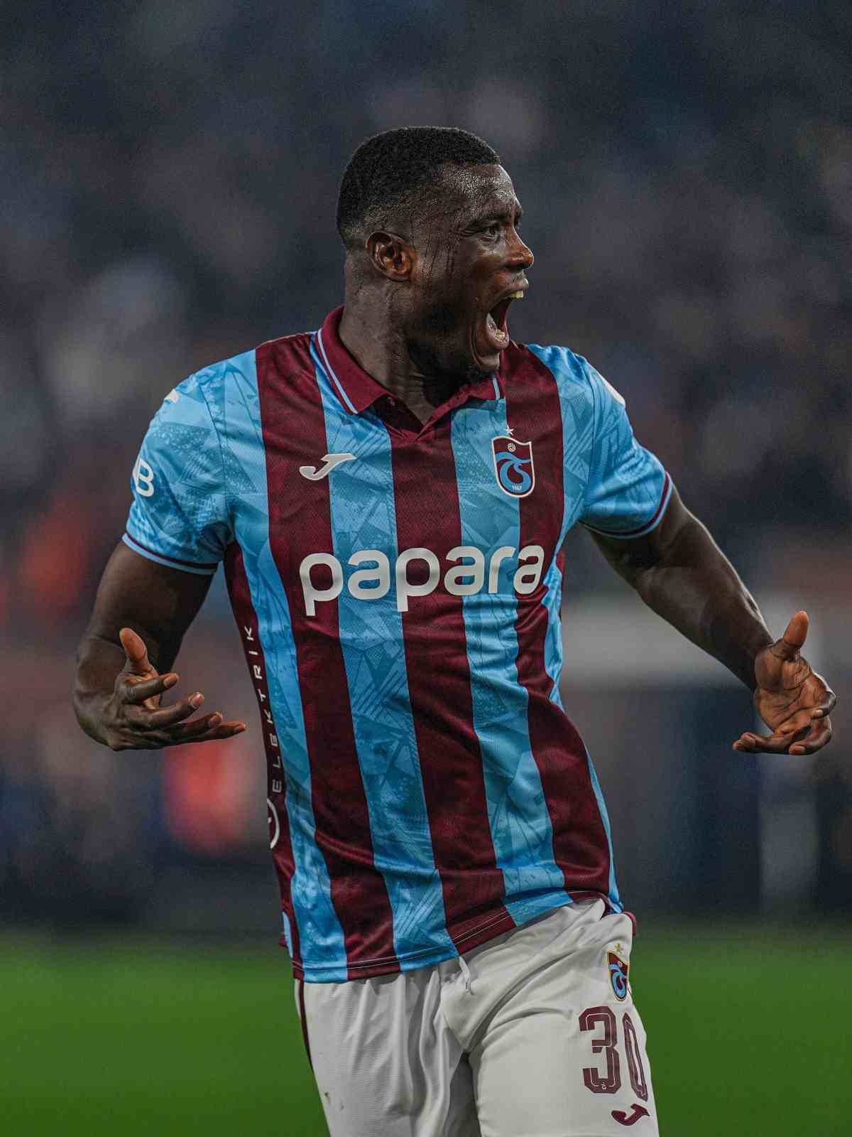 trendyol super lig trabzonspor 1 galatasaray 0 mac devam ediyor 2 59XGj5RO