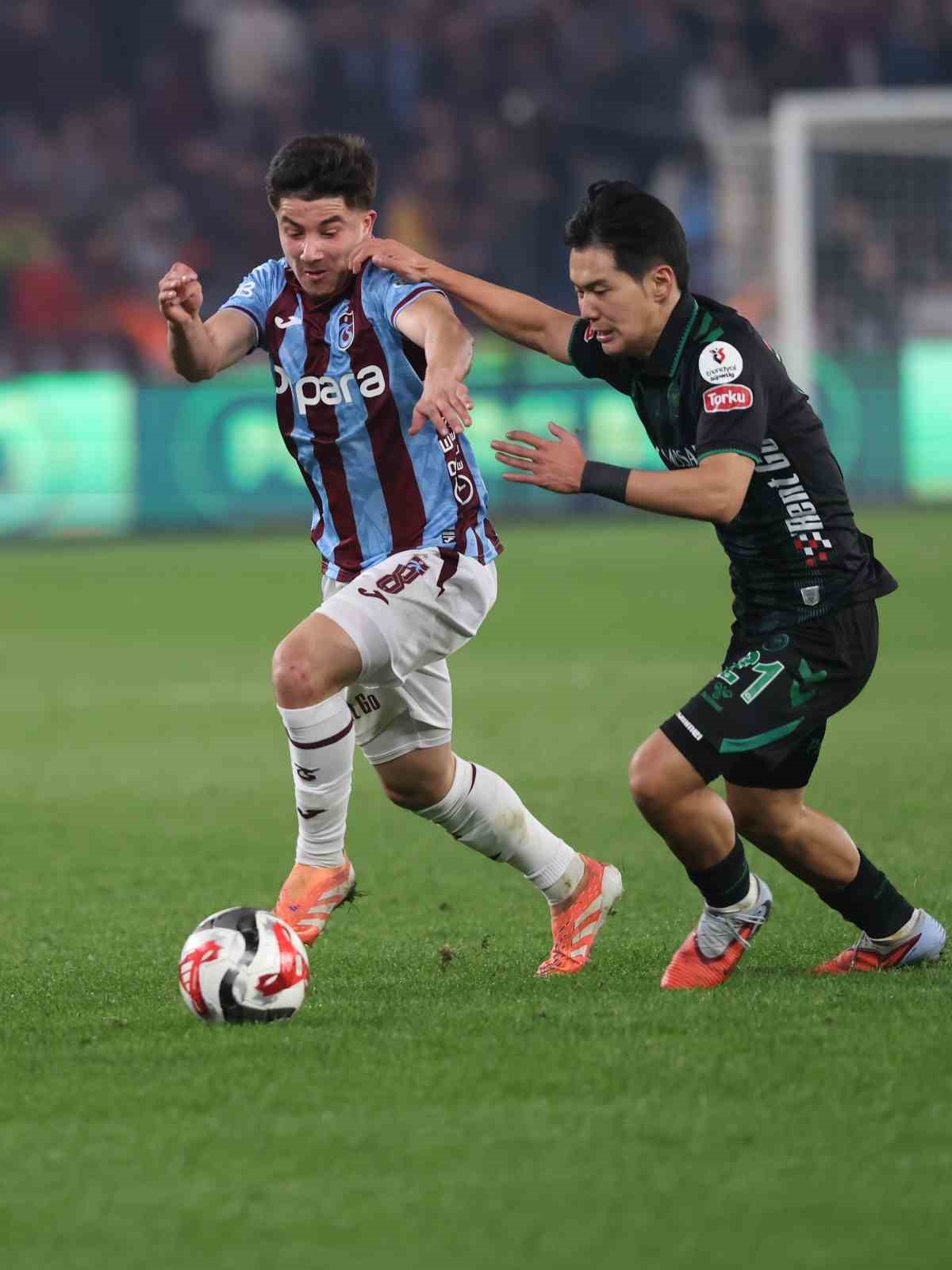 trendyol super lig trabzonspor 1 konyaspor 1 ilk yari 1 OesS483F