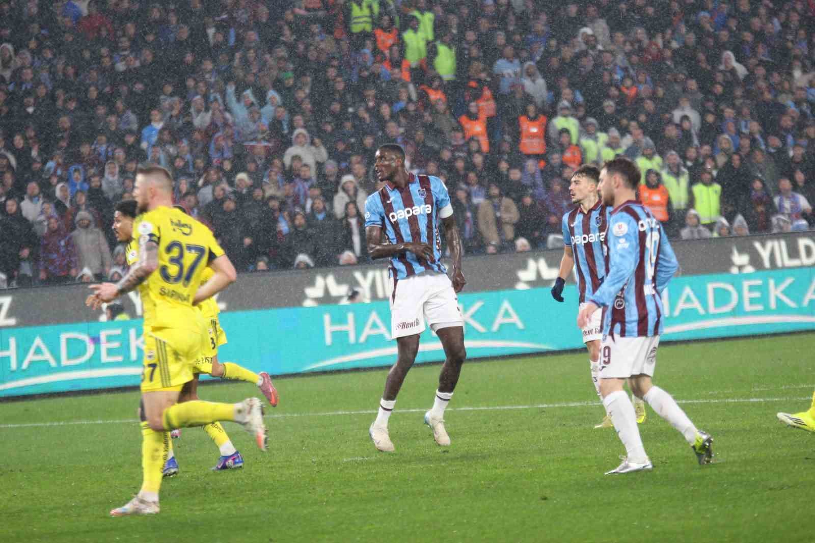trendyol super lig trabzonspor 2 fenerbahce 2 ilk yari 14 Y2N4KXI7