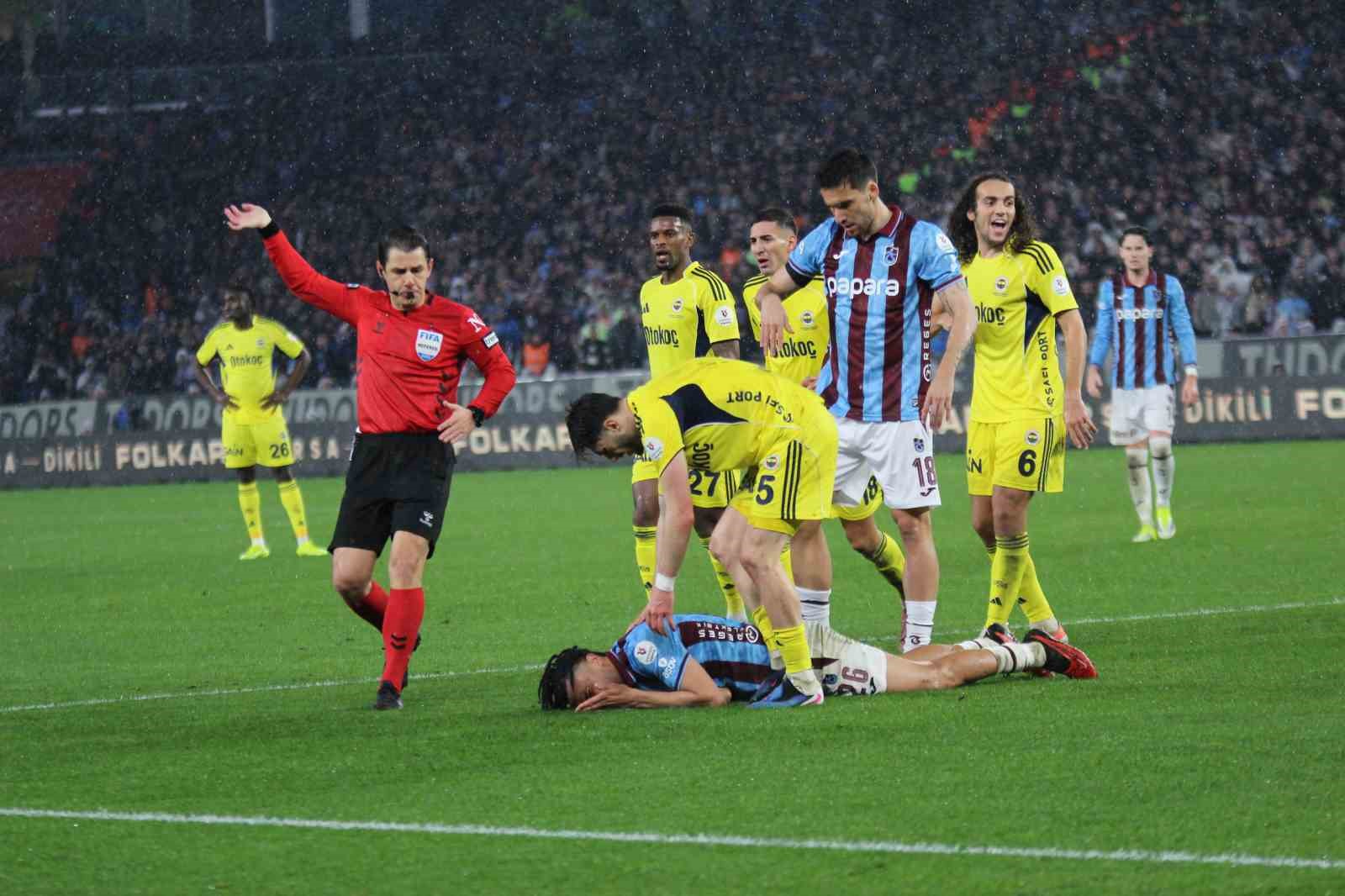 trendyol super lig trabzonspor 2 fenerbahce 3 mac sonucu 4 C3iEJNKS