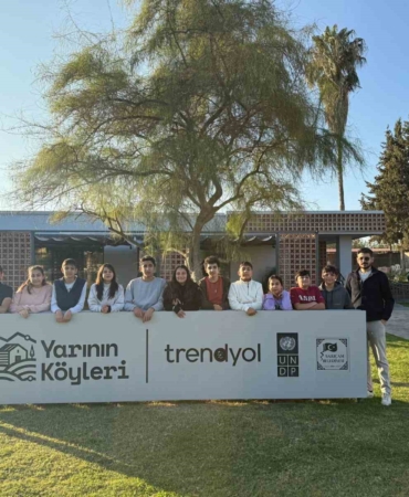 trendyol-yarinin-koyleri-ogrencileri-roma-yolcusu-Ccnkel3m.jpg