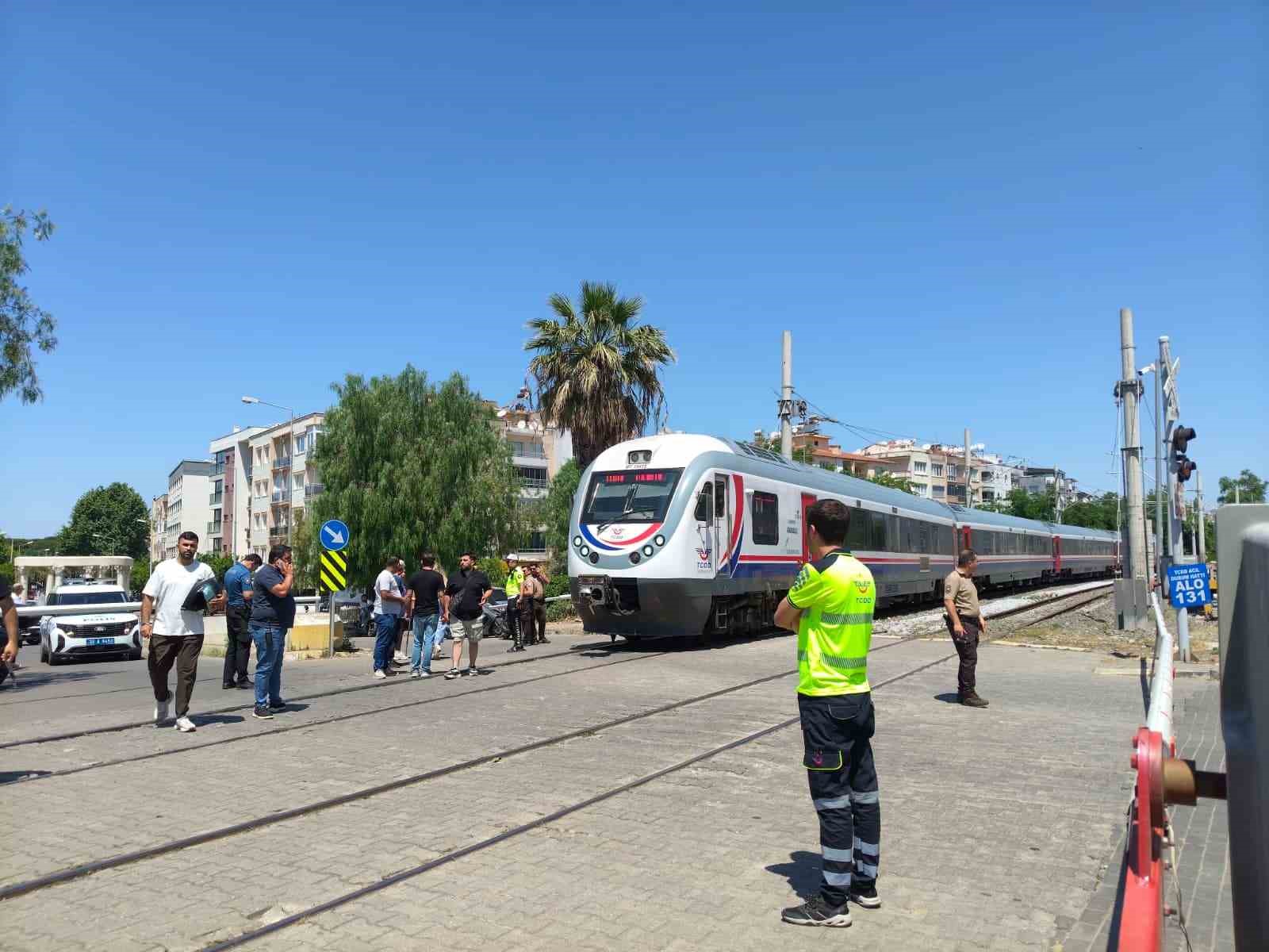 Trenin altında kalan yaya ağır yaralandı 5 trenin altinda kalan yaya agir yaralandi 1 FJGFNStk