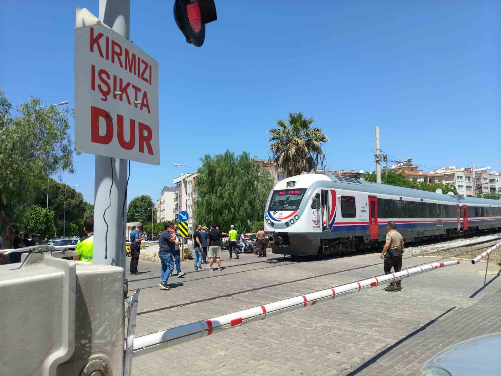 Trenin altında kalan yaya ağır yaralandı 7 trenin altinda kalan yaya agir yaralandi 3 97d2MUf7