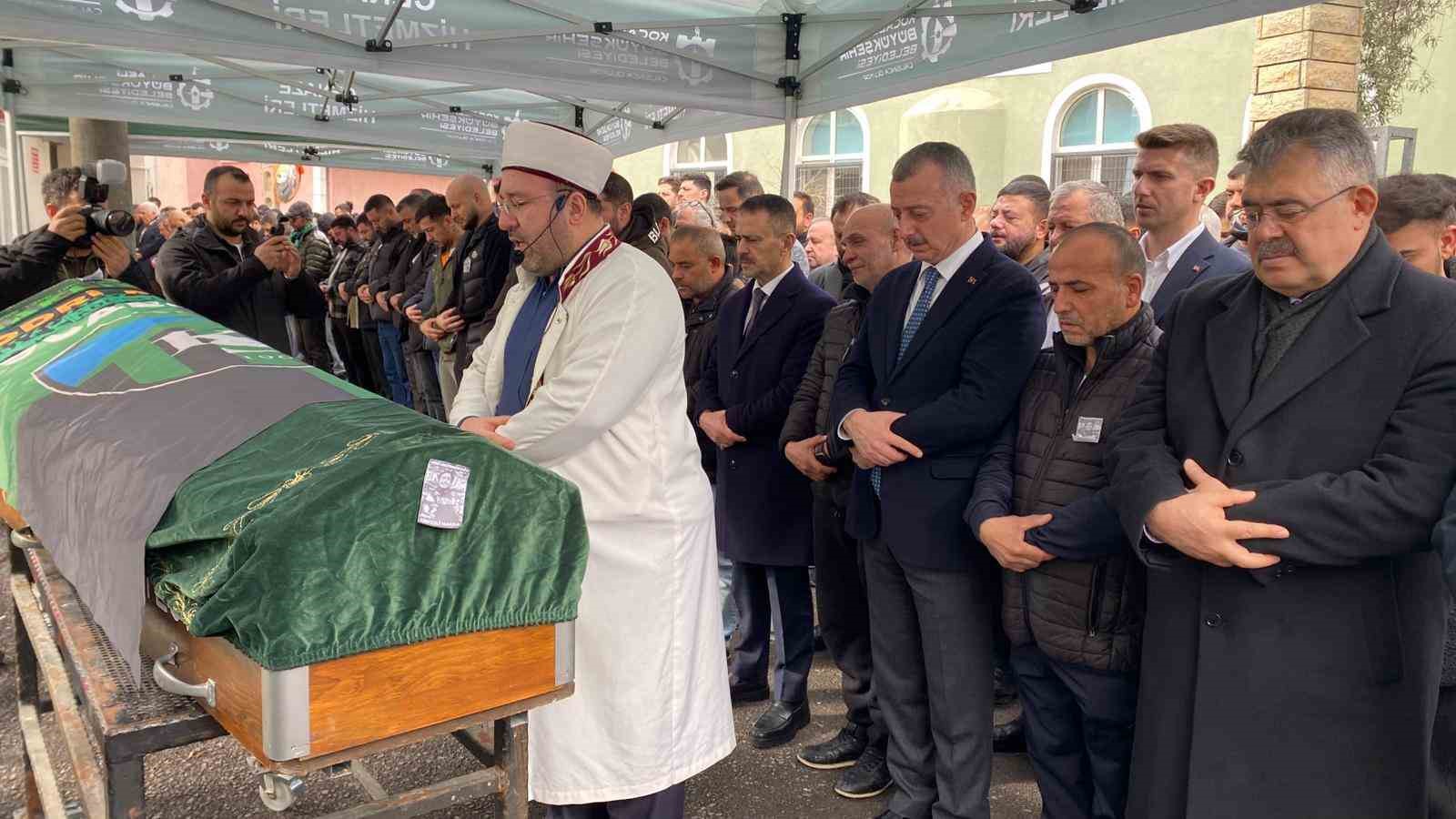 Tribünden düşerek ölen taraftarın babasından yürek yakan feryat 12 tribunden duserek olen taraftarin babasindan yurek yakan feryat 8 Er6umpe9