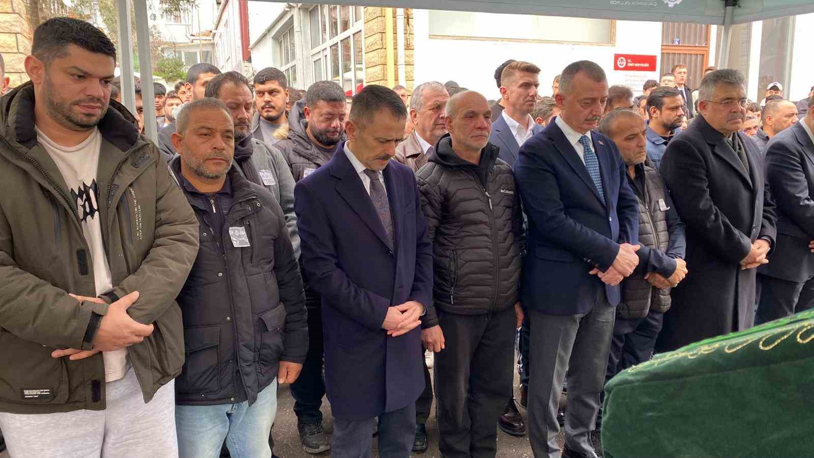 Tribünden düşerek ölen taraftarın babasından yürek yakan feryat 13 tribunden duserek olen taraftarin babasindan yurek yakan feryat 9 sF1Vyaqe