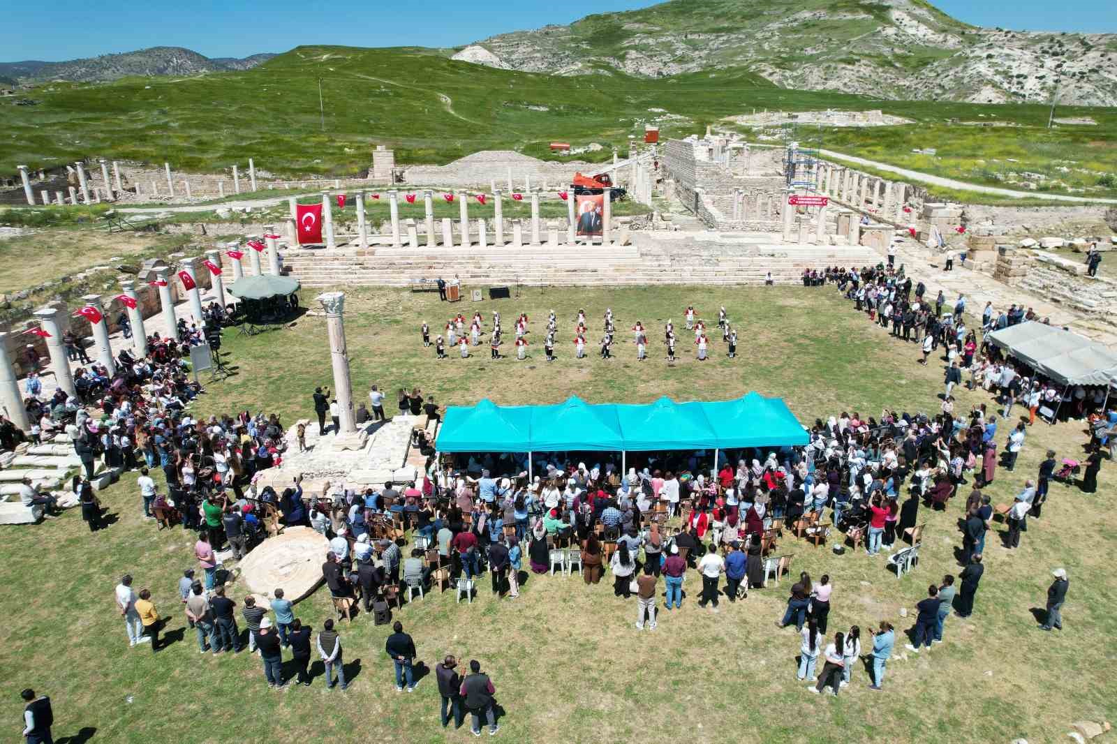 tripolis antik kenti cocuklarin bayramina ev sahipligi yapti 0 3njcHyQS
