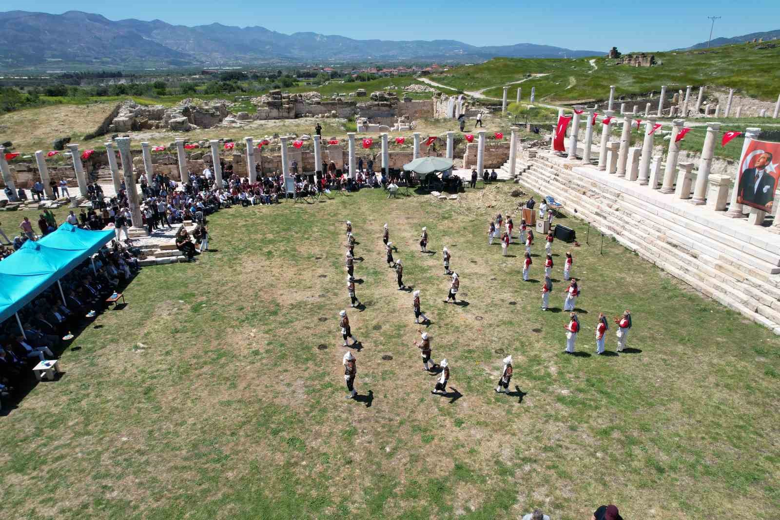 tripolis antik kenti cocuklarin bayramina ev sahipligi yapti 2 L5wJ8mHw